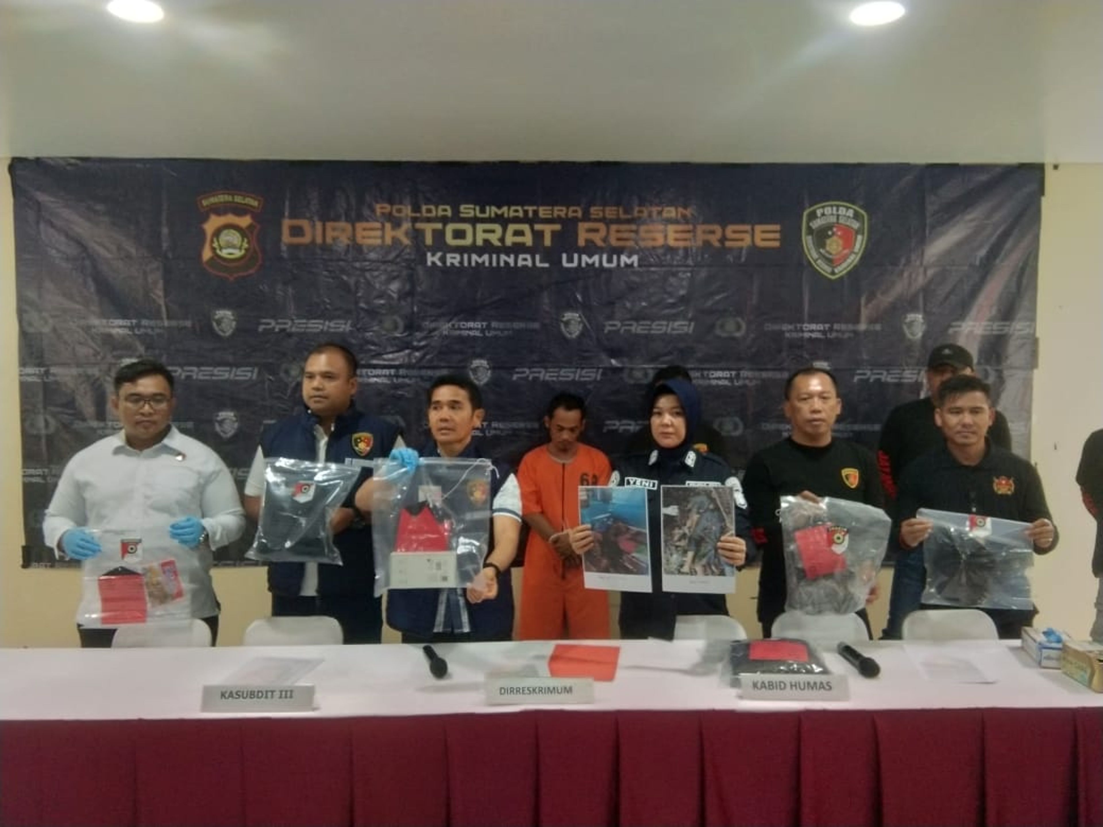 Wadireskrimum Polda Sumsel Lakukan Press Rilis Terhadap Kasus Pembunuhan Sadis Yang Dilakukan Oleh Tersangka Eeng