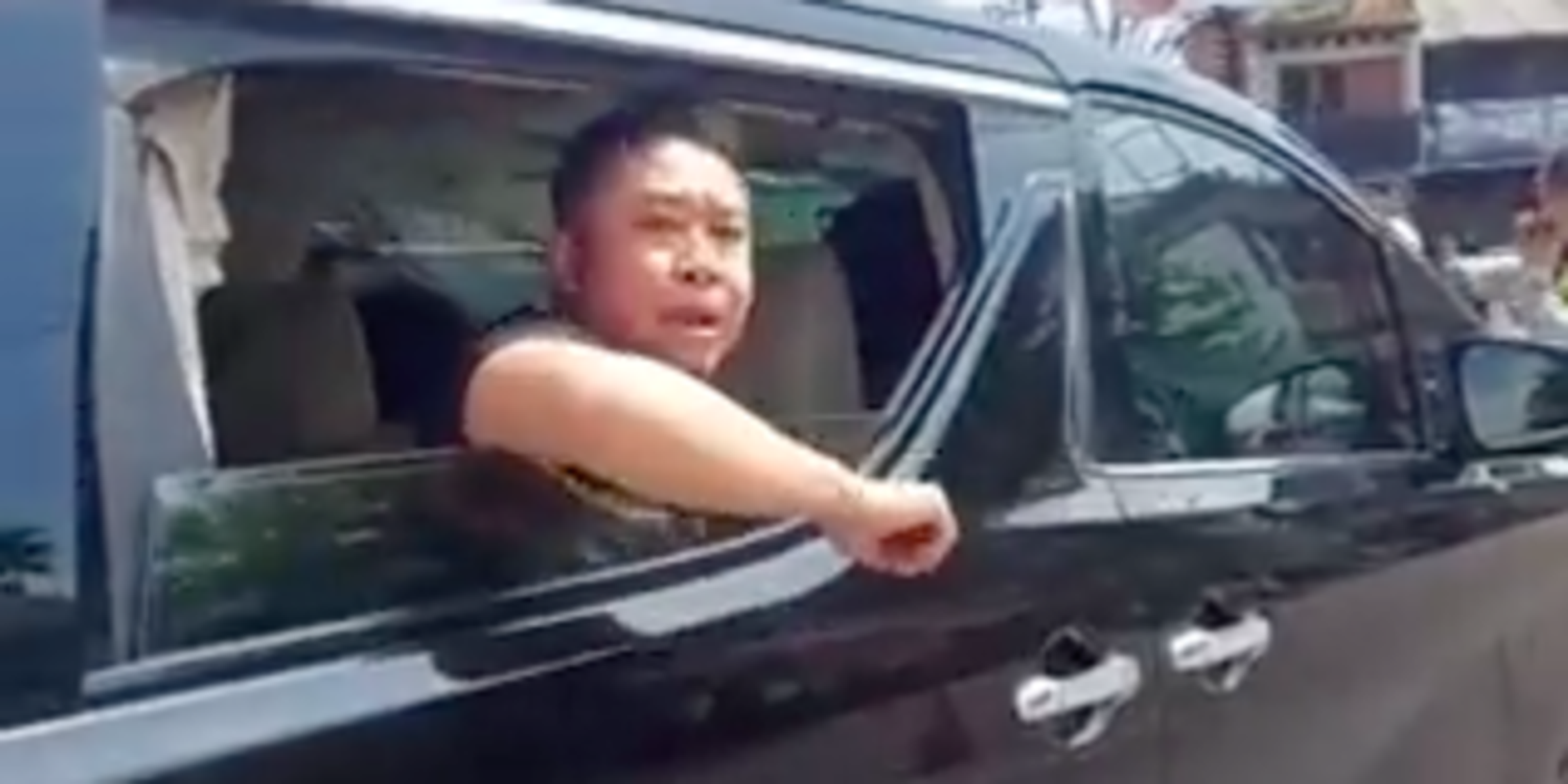 Terungkap Identitas Penumpang Alphard Yang Maki Polisi