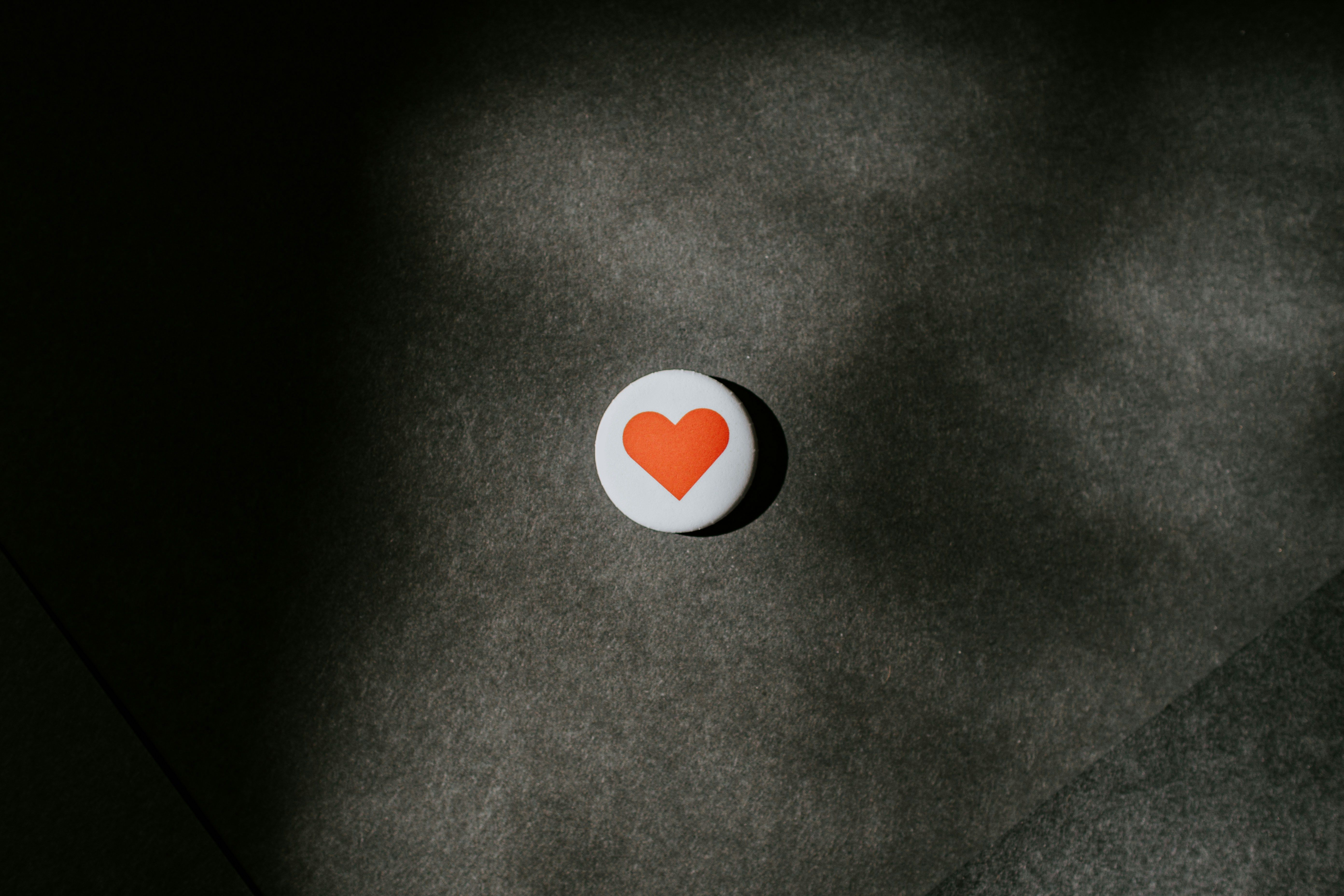 A red heart pin. Humane AI Pin could do with some love.