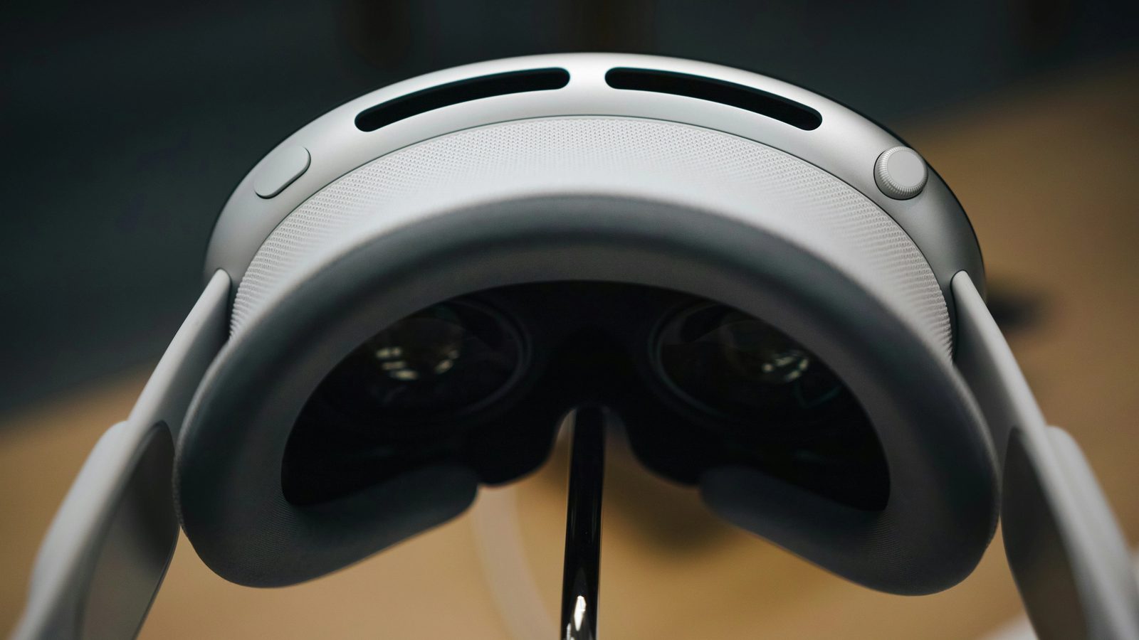 Main image. Apple Vision Pro AR headset