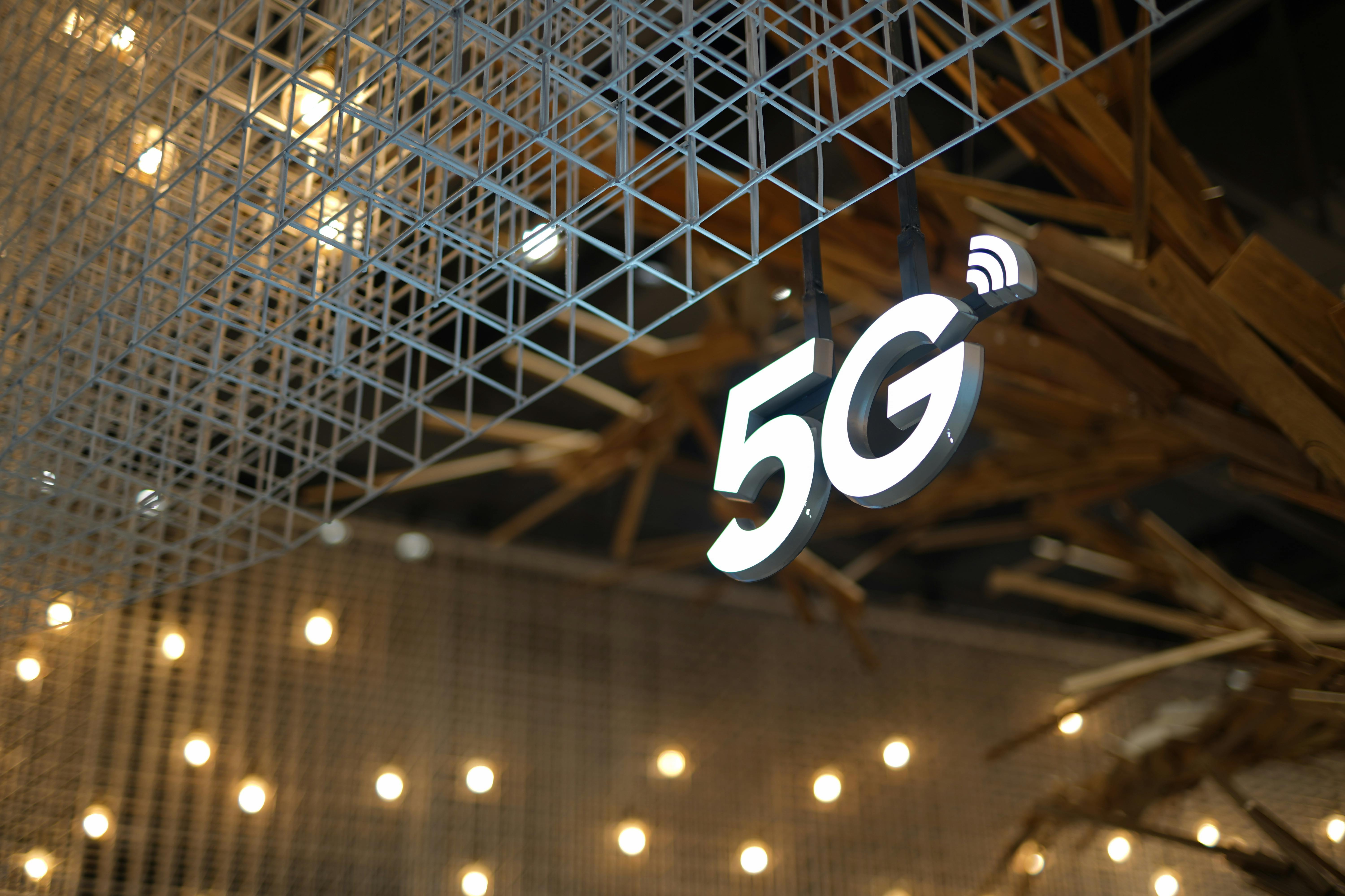 Main Image: 3D Rendered 5G signage