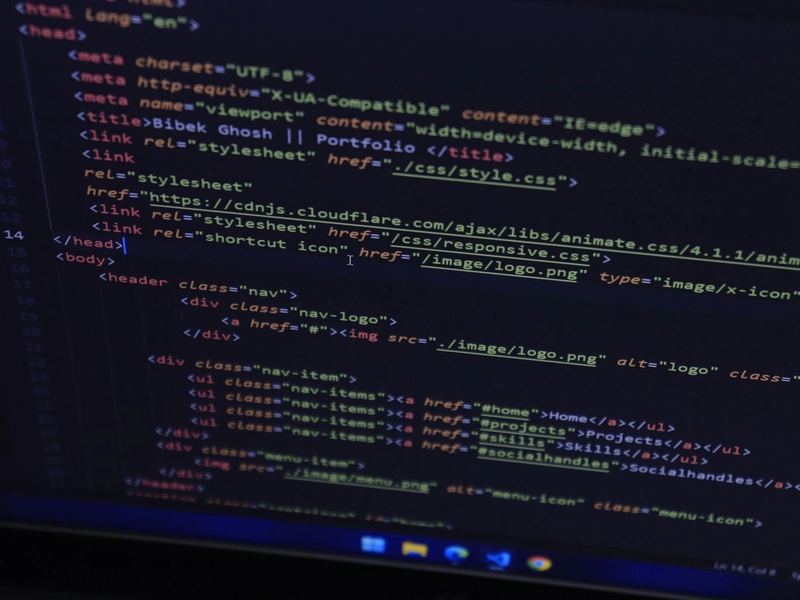 I Built a Coding Gauntlet to Trip Up 7 Free AI Chatbots. None Fell.
