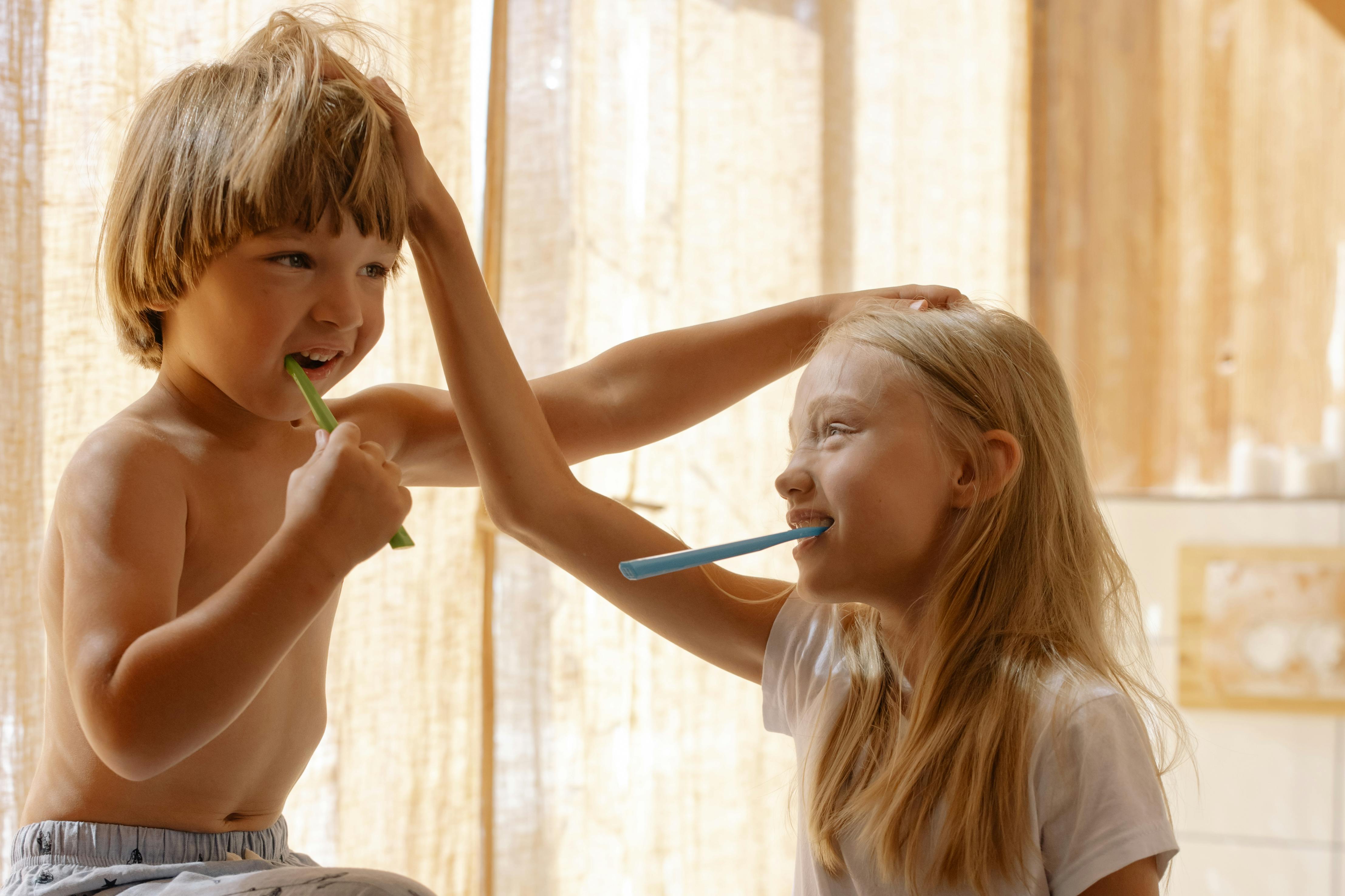 kids brushingtheir teeth