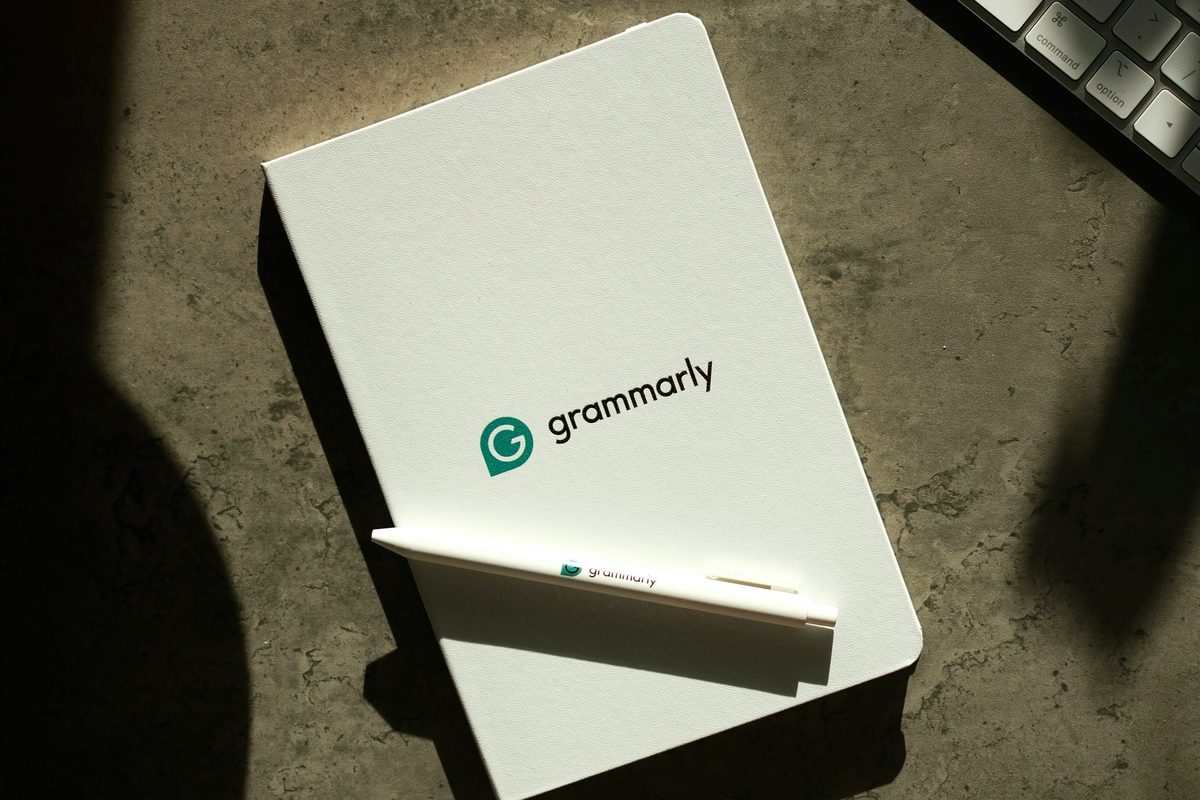 Grammarly title and logo on book cover