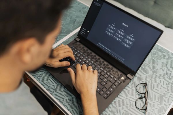 ChatGPT vs Gemini vs Claude, Which AI Assistant Wins