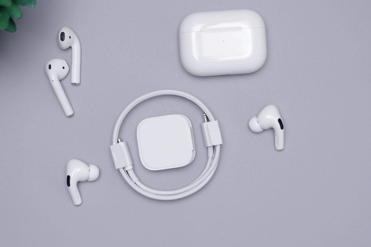 AirPods Pro, Airpods, & Lightning Cable