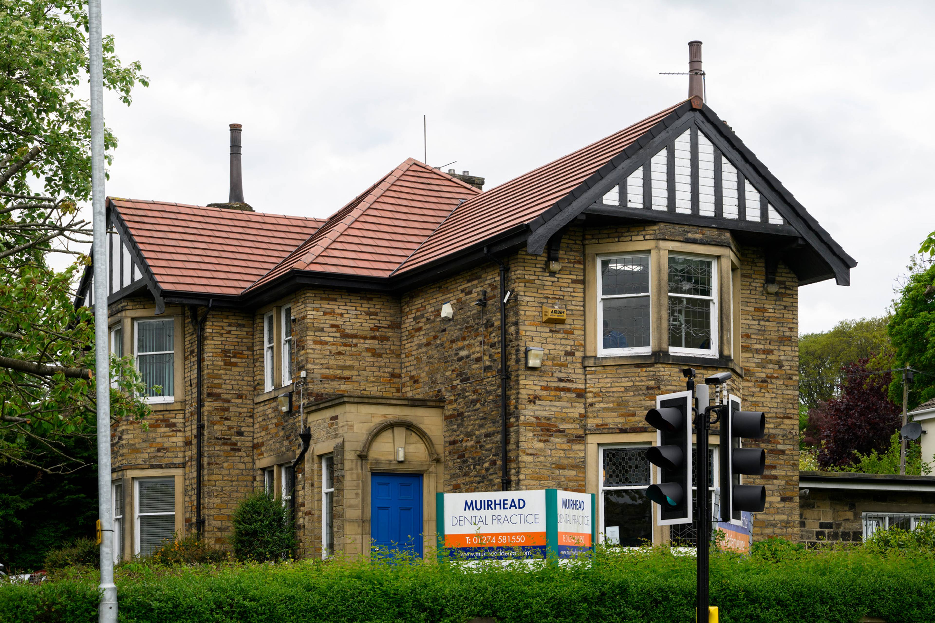 The front of the Muirhead & Associates Dental Practice building