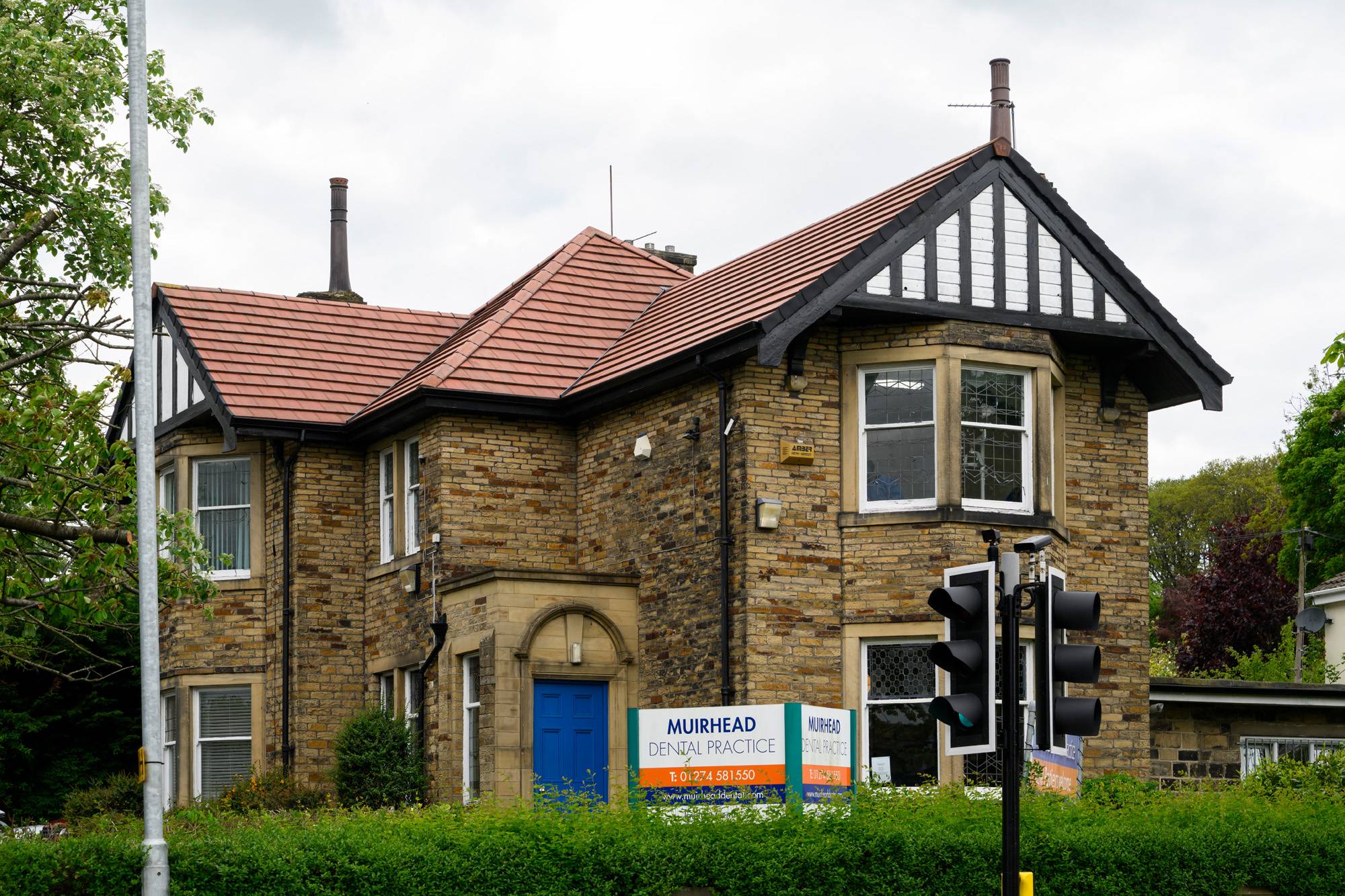 The front of the Muirhead & Associates Dental Practice building