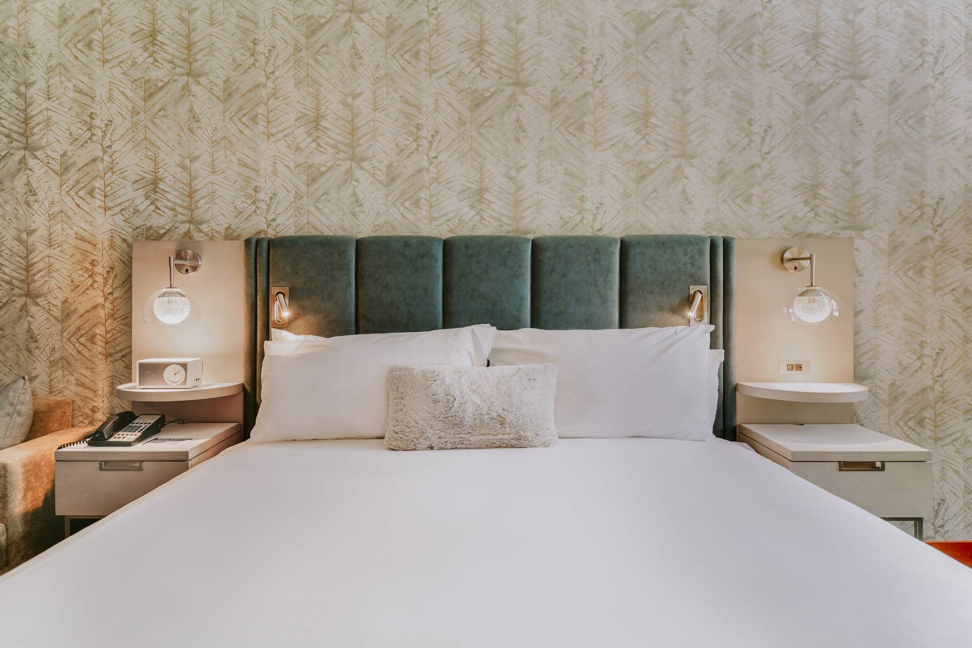 Summit Hotel King hotel room bed area