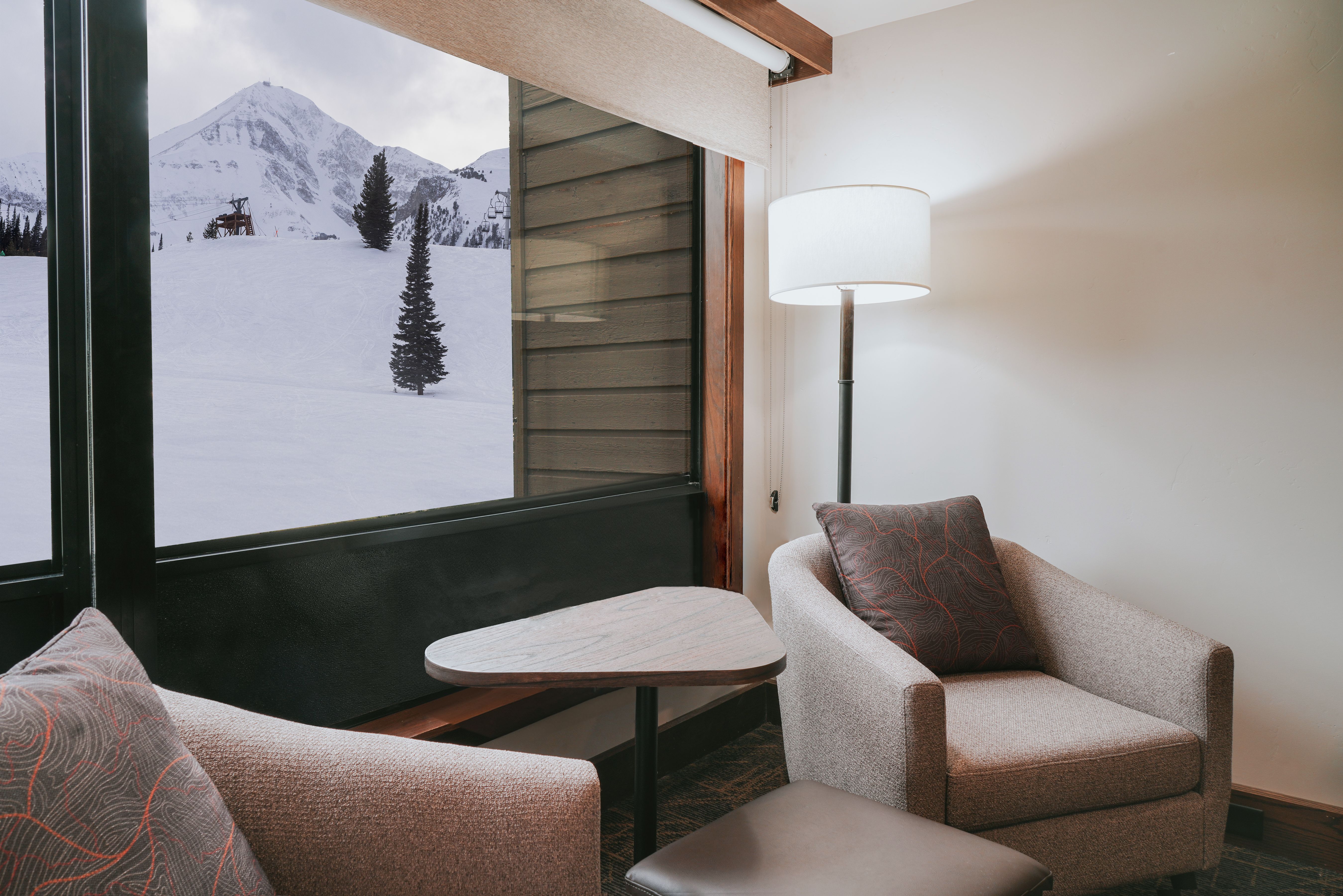 Huntley Lodge Two Queen hotel room