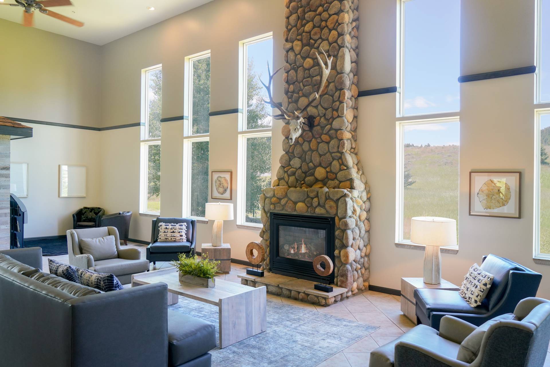 Whitewater Inn Three Queen hotel lobby