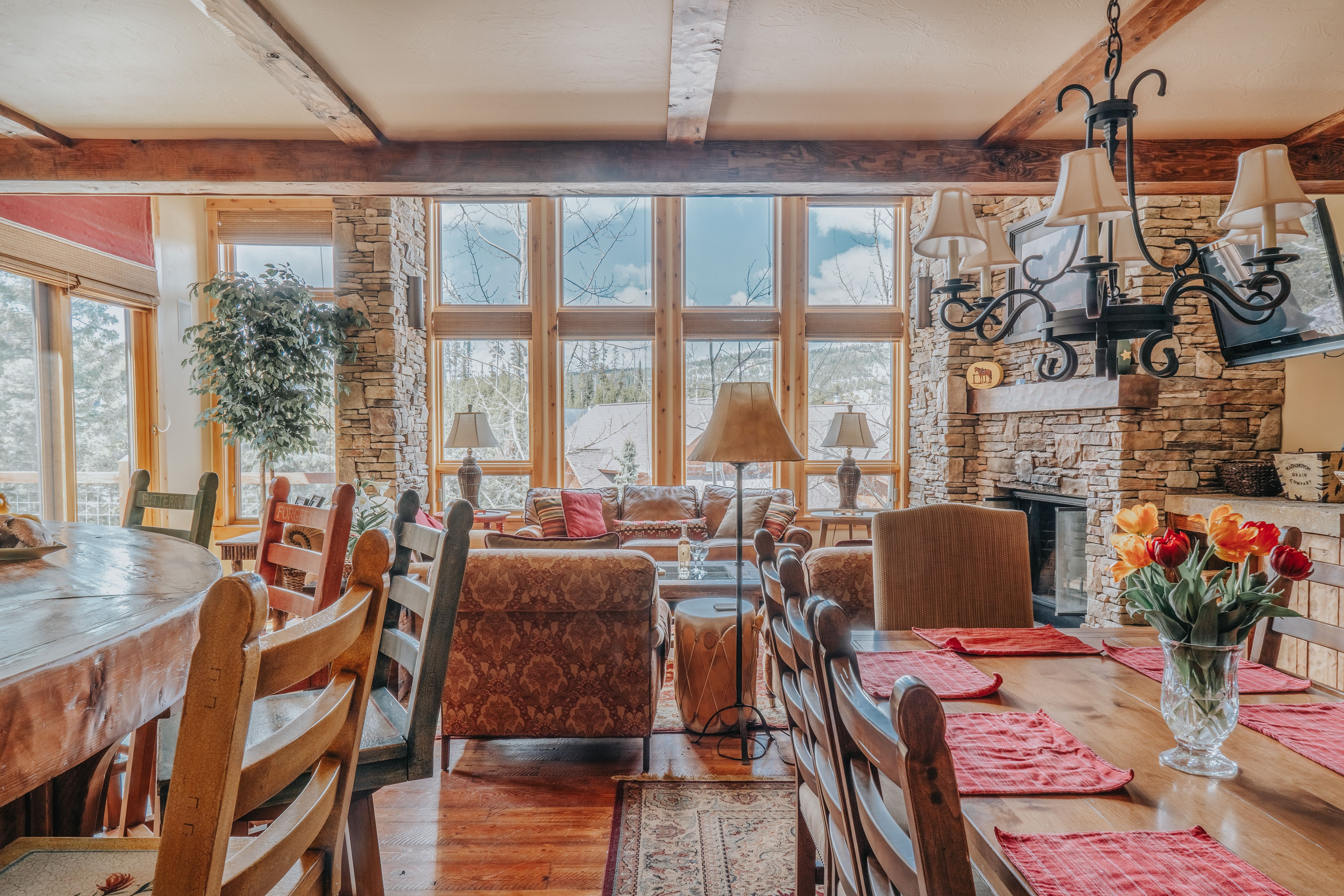 Black Eagle Lodges 13 vacation condo living room and dining room