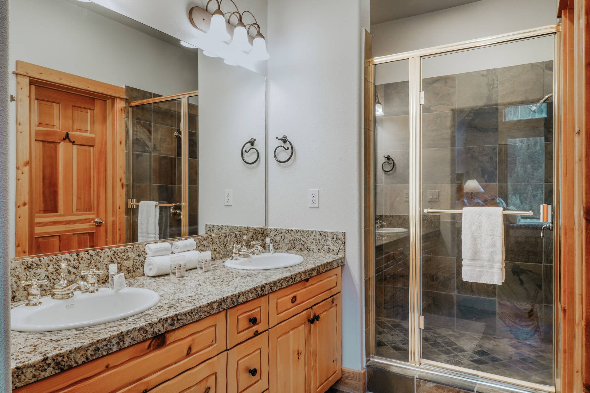 Lone Moose 210A vacation condo bathroom