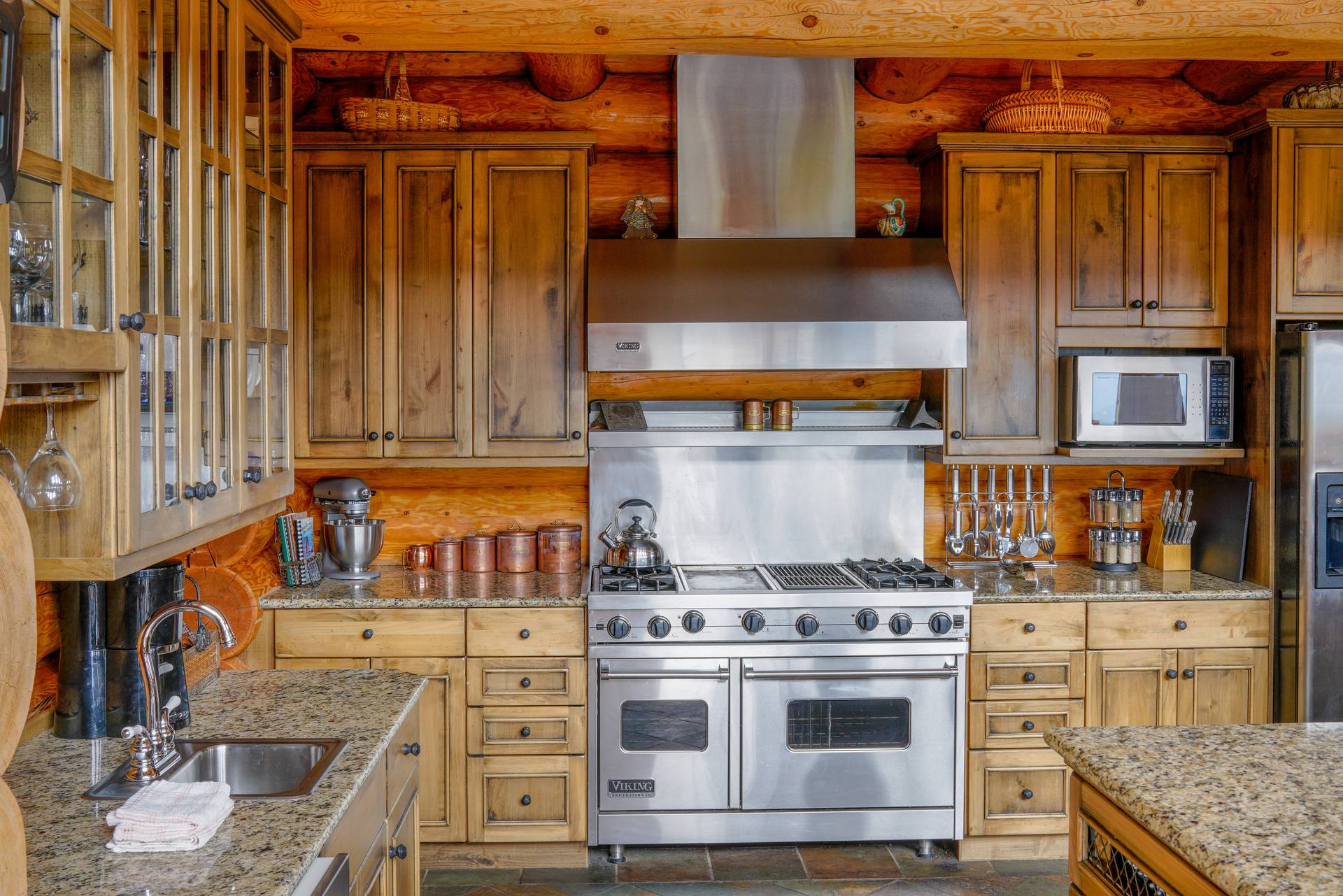 Half Hitch Home vacation home kitchen