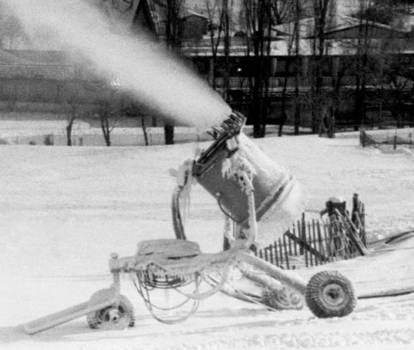 Snowmaking gun