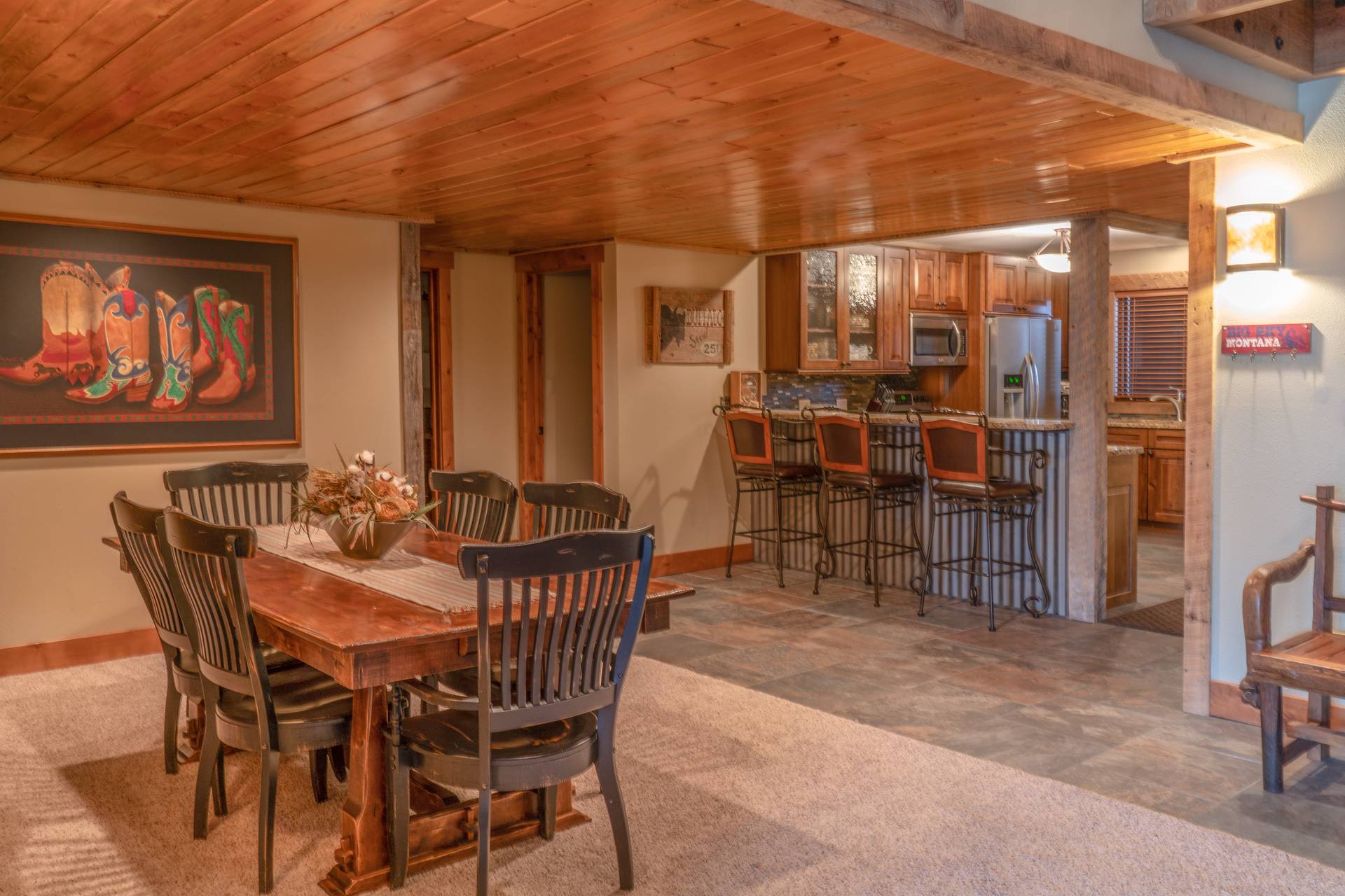 Skycrest vacation condos dining room