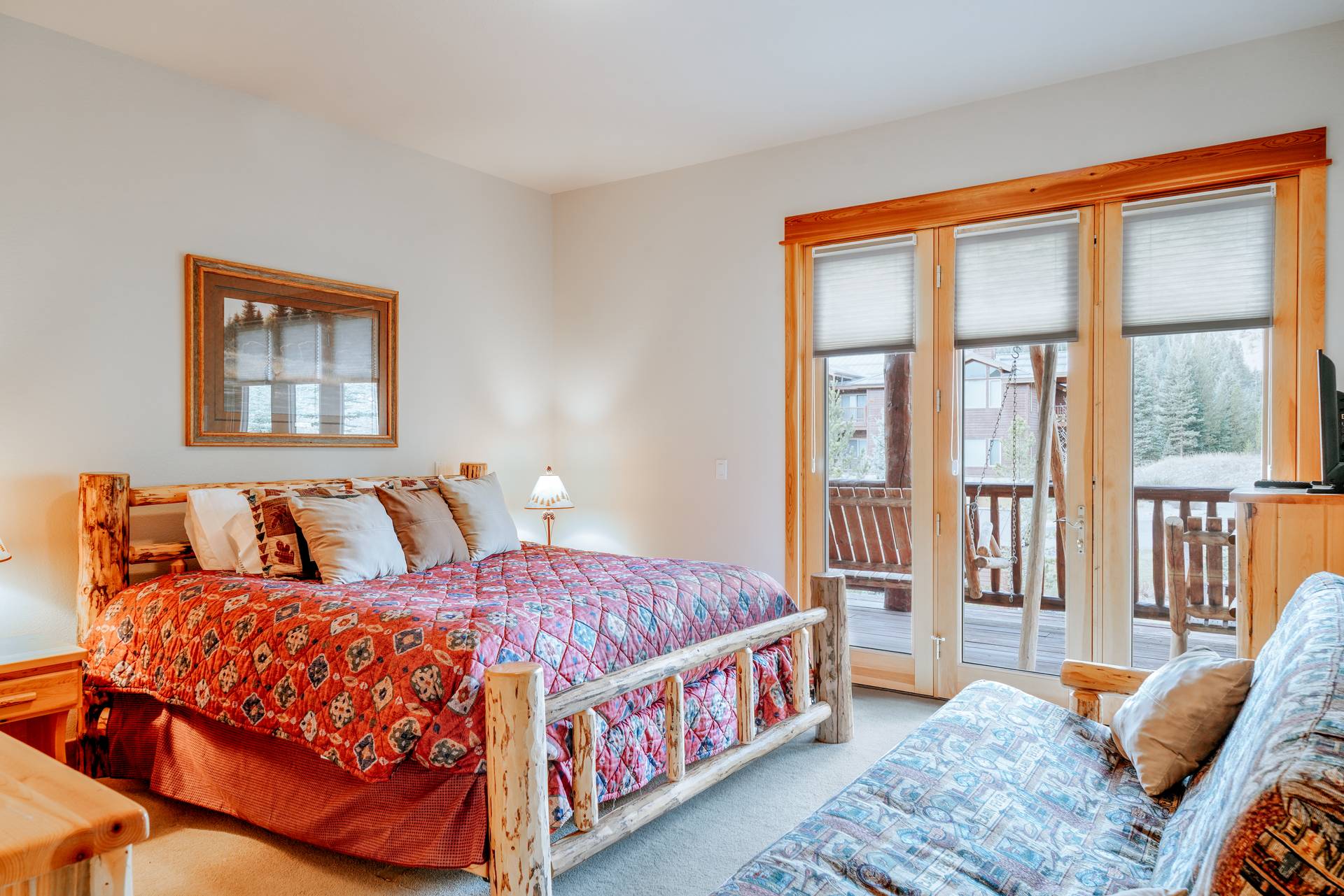 Lone Moose 305C vacation condo bedroom