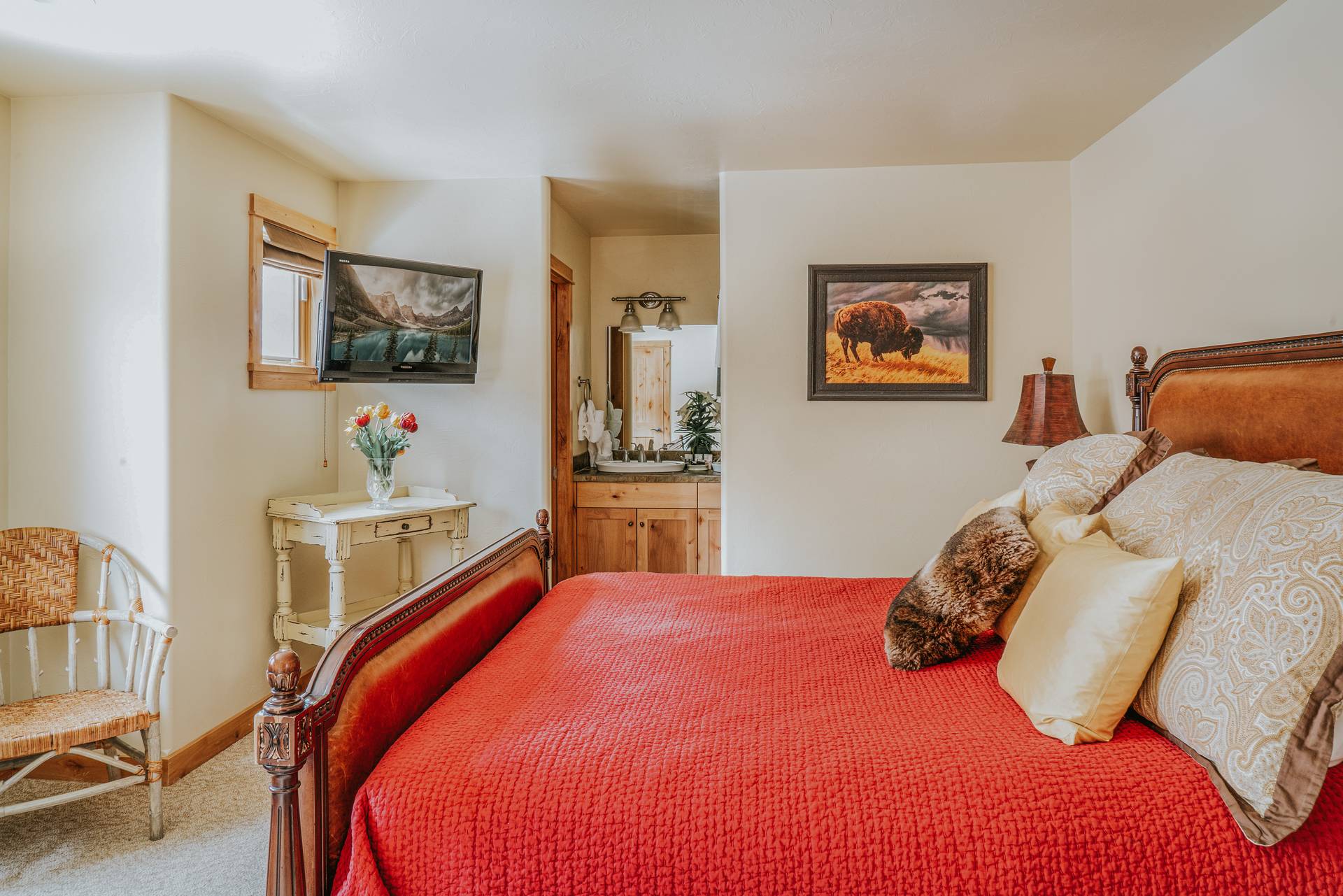 Black Eagle Lodges 13 vacation condo bedroom