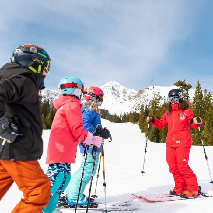 Group of kids in a ski lesson
