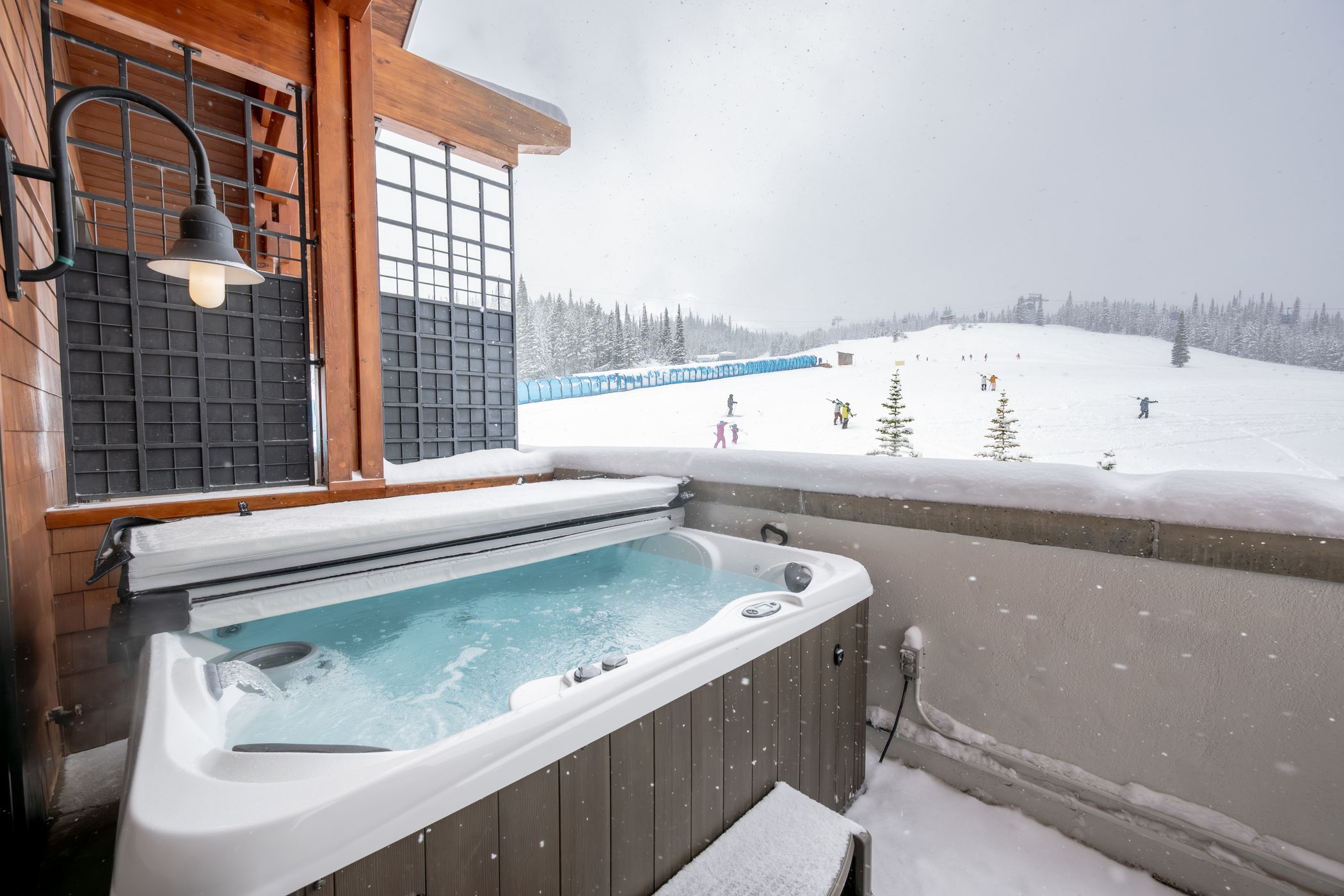 Snowcrest Lodge 8514 vacation condo hot tub