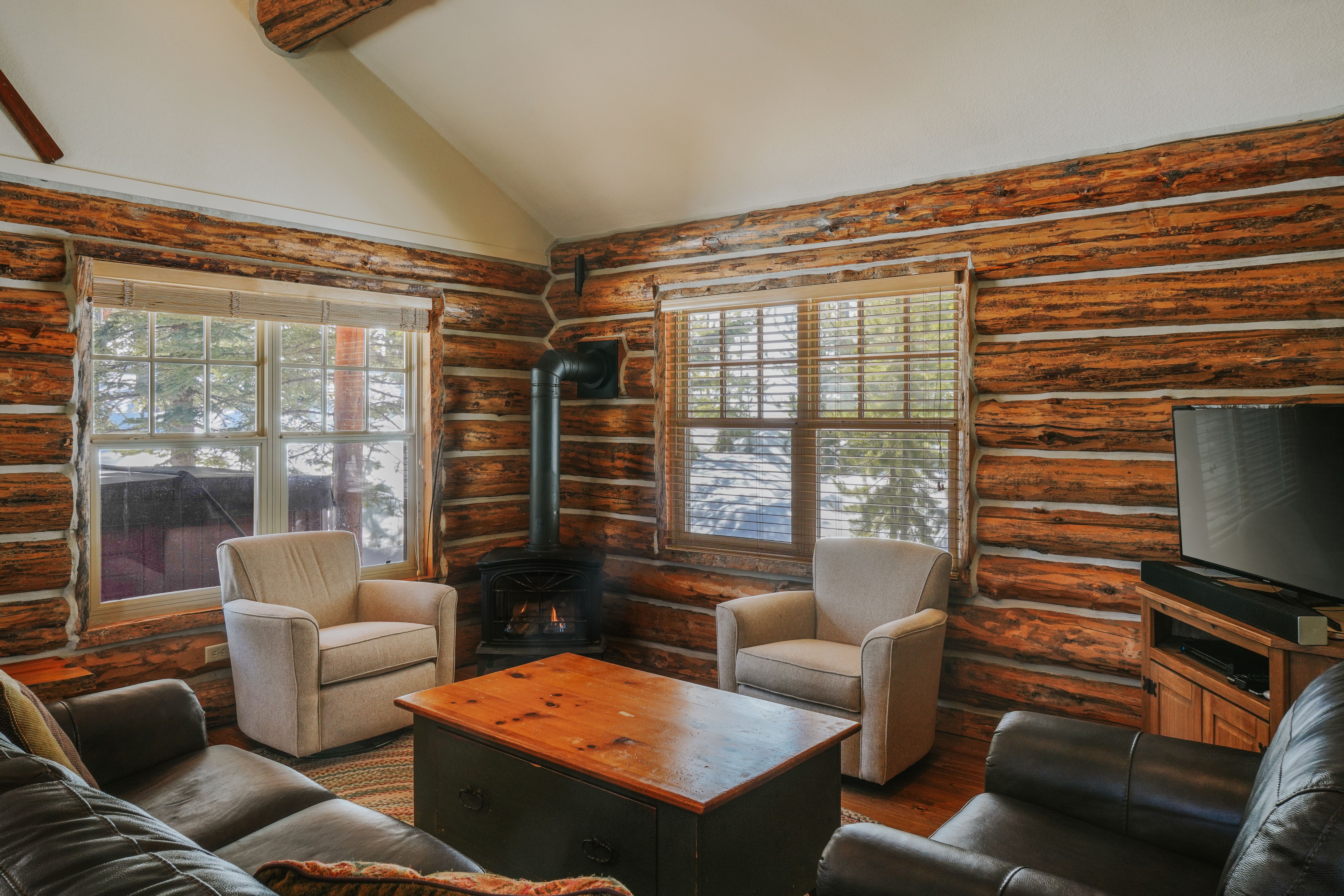 Cowboy Heaven Cabins vacation home living room