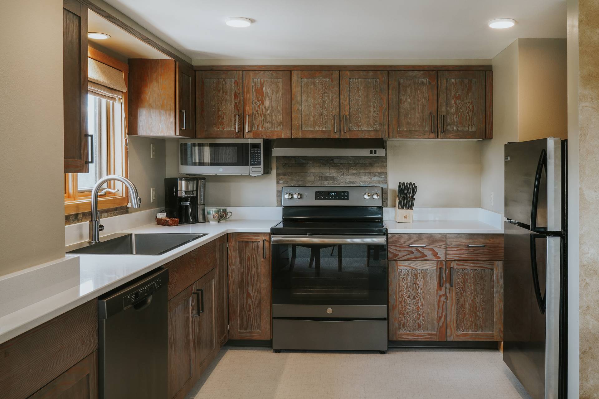 Shoshone Condominium Hotel room one bedroom plus loft kitchen