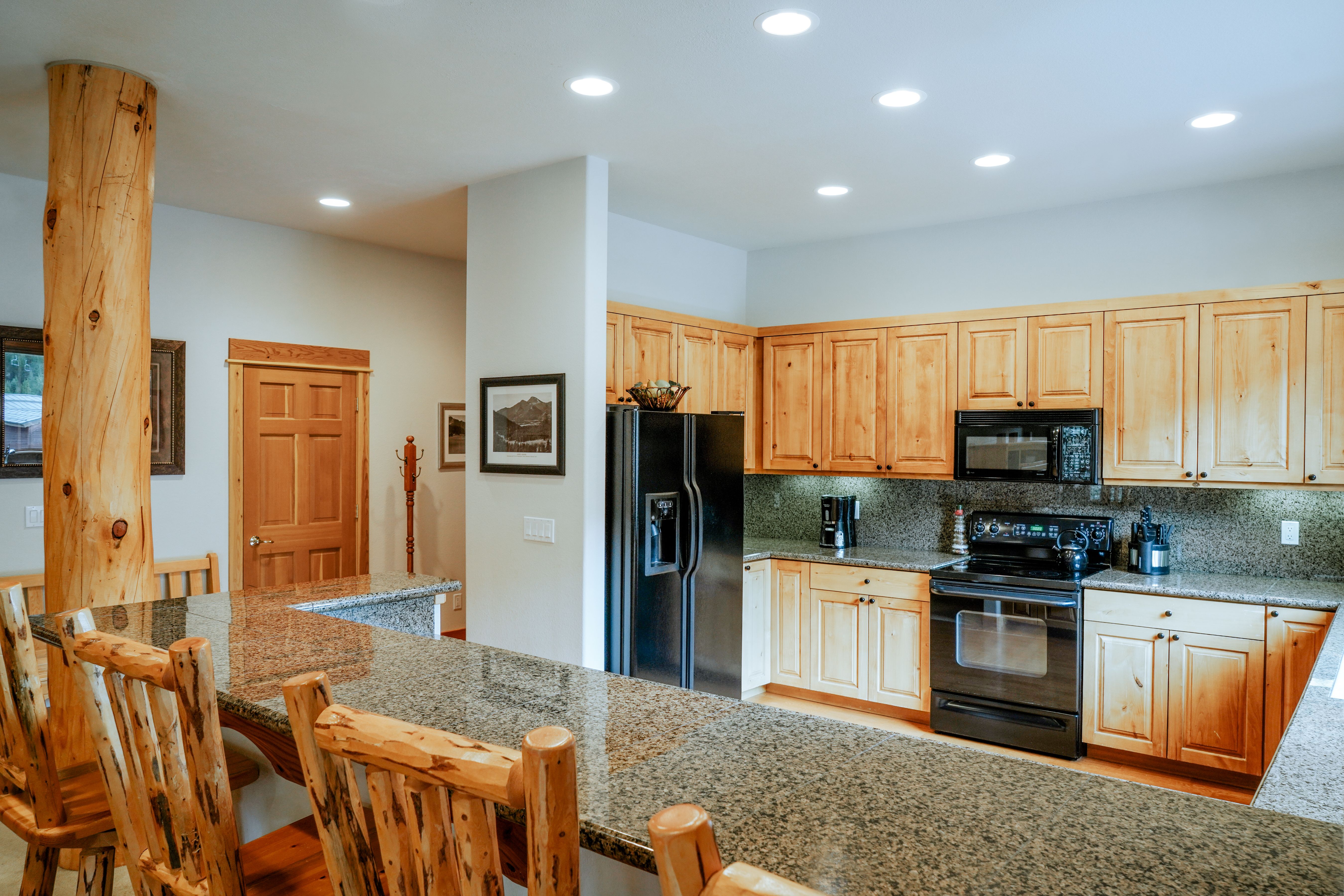 Lone Moose 305C vacation condo kitchen