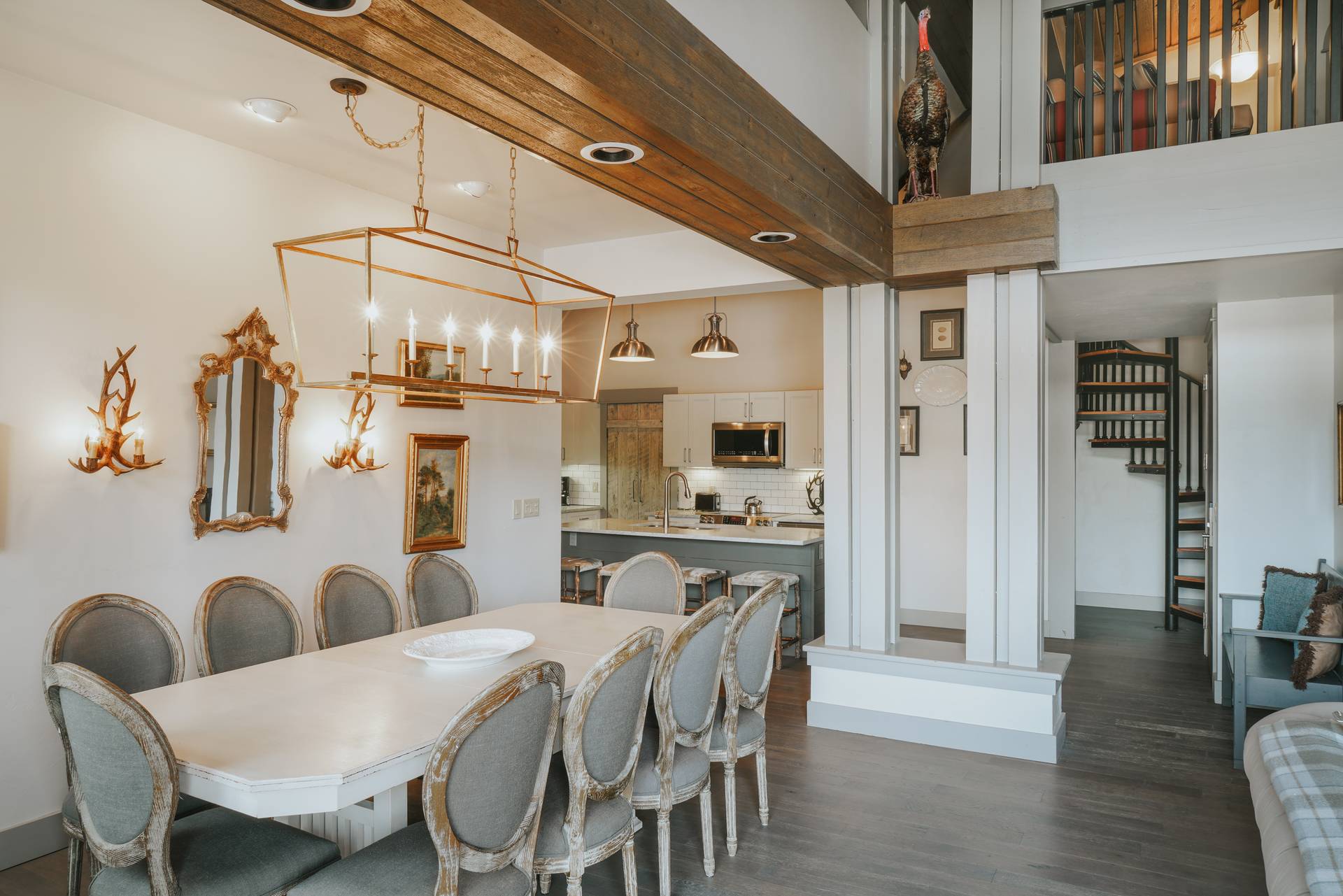 Snowcrest Lodge 8513 vacation condo dining room