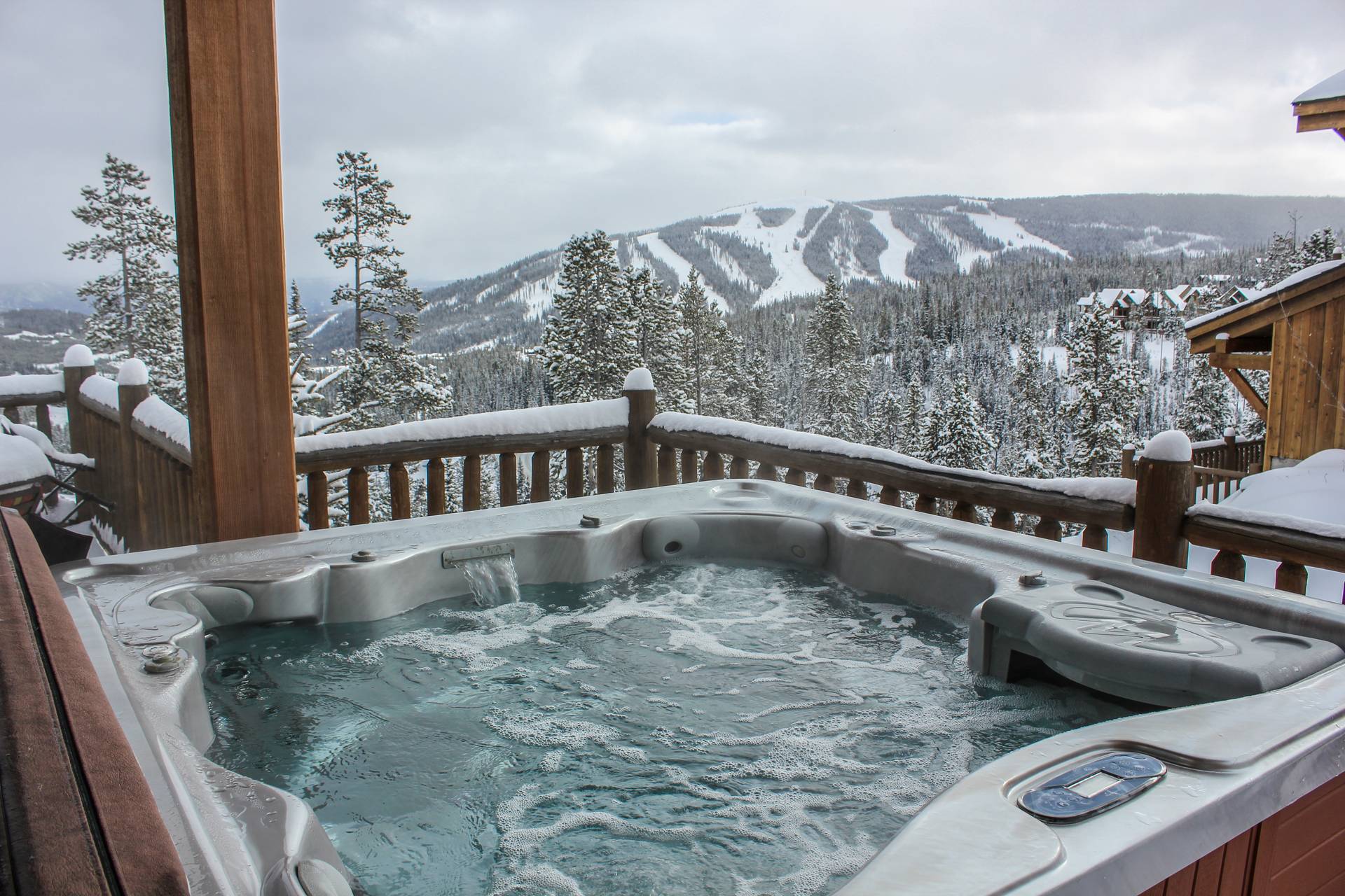 Alpine Meadows Chalet 11 vacation home hot tub