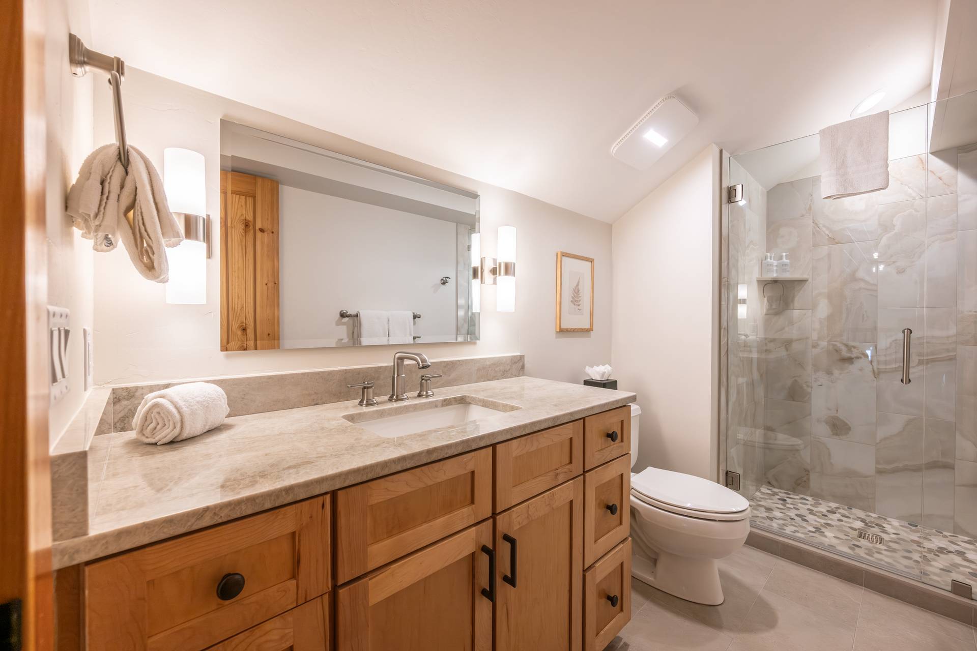 Snowcrest Lodge 8514 vacation condo bathroom