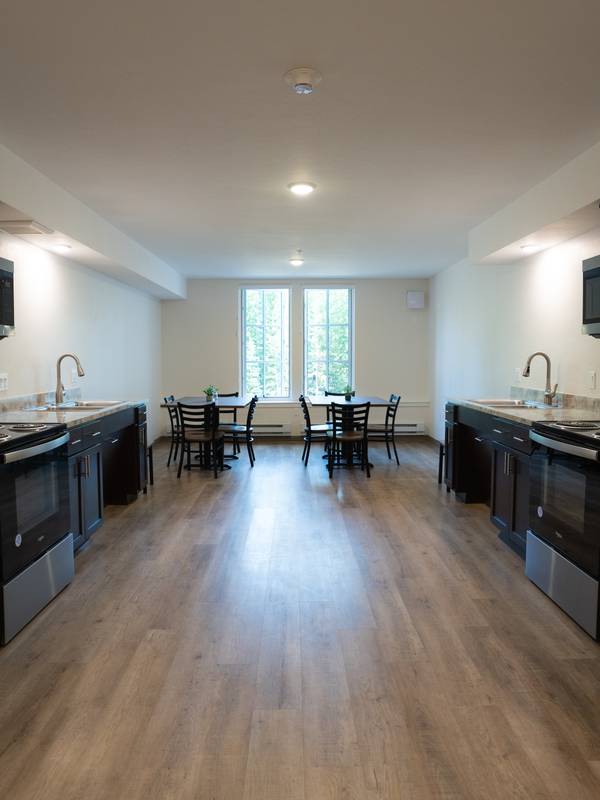 Levinski Lodge common kitchen