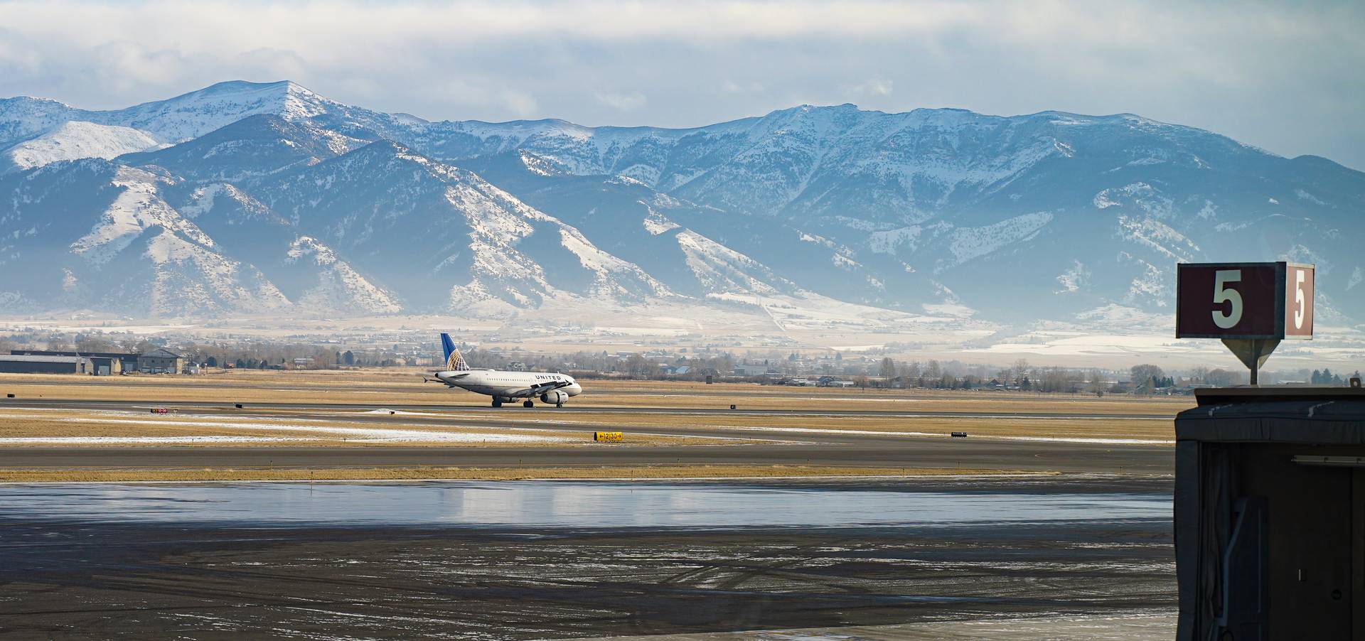Airplane at Bozeman Yellowstone International Airport