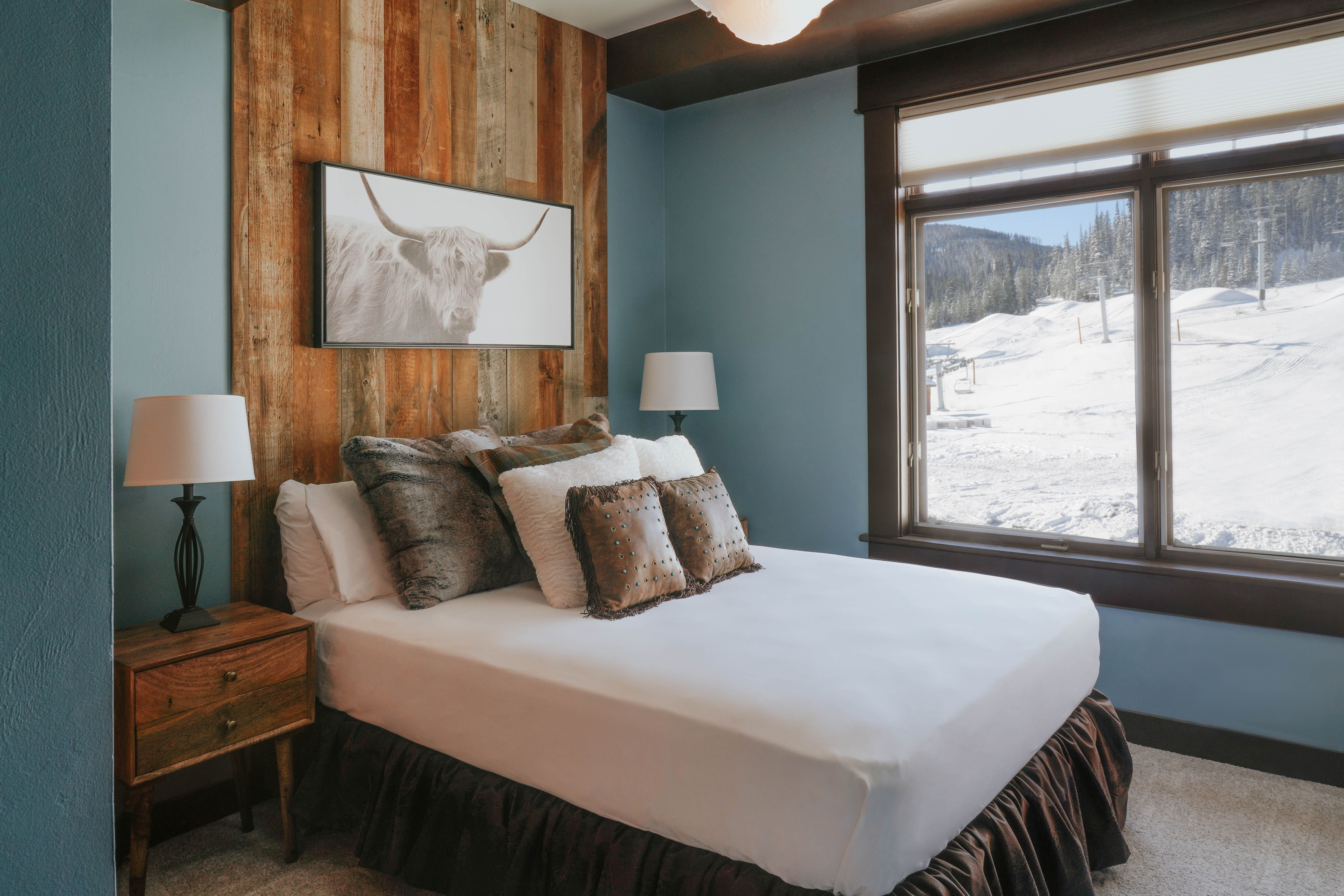 Snowcrest Lodge 8512 vacation condo bedroom