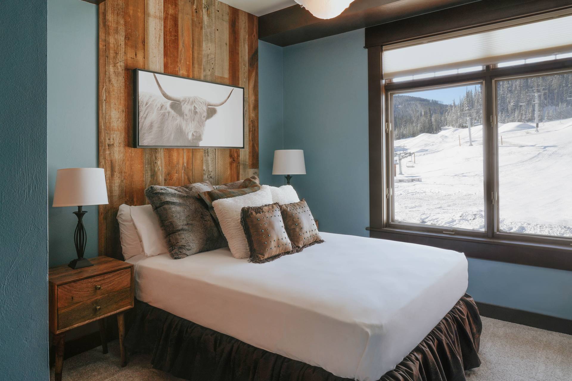 Snowcrest Lodge 8512 vacation condo bedroom