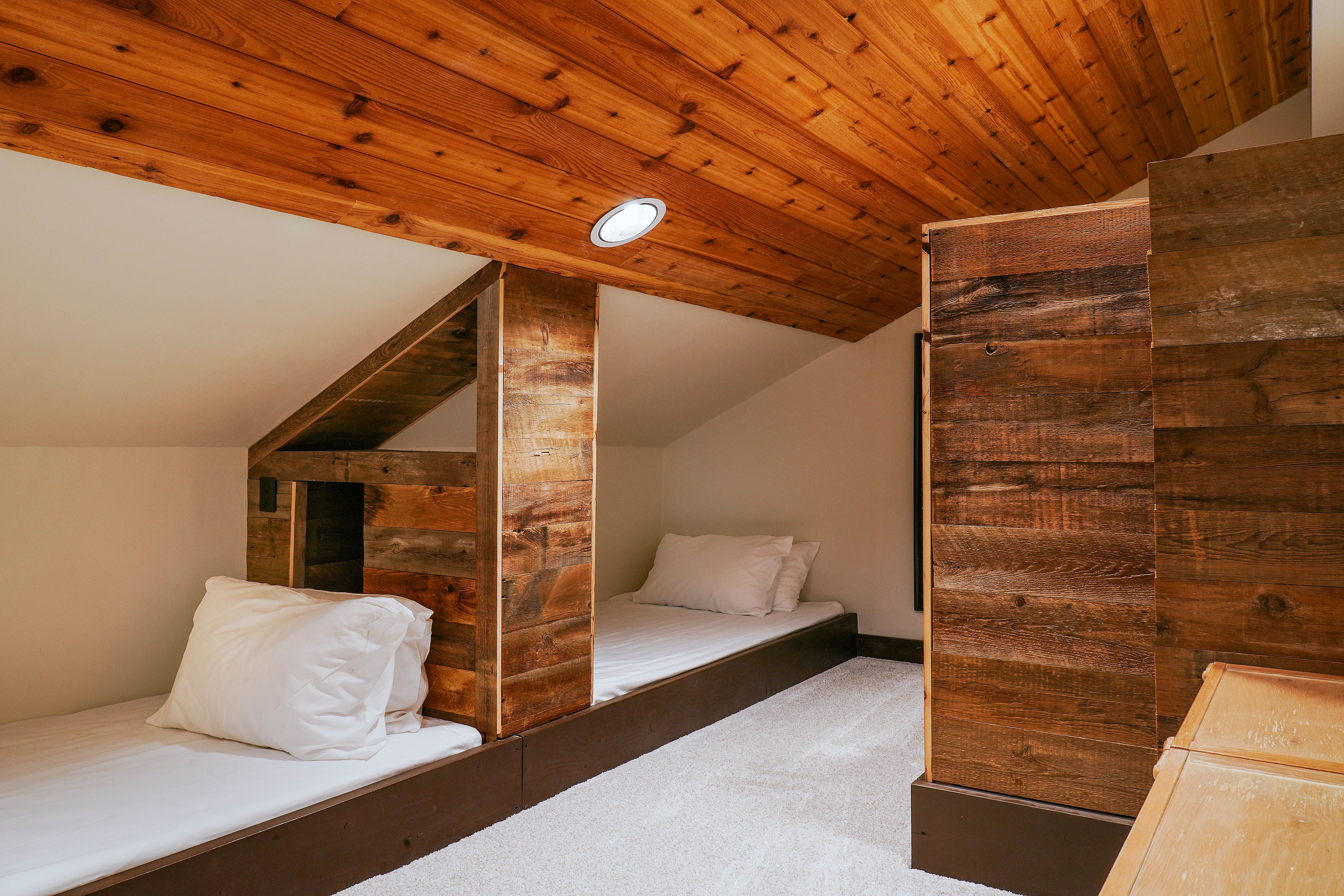 Snowcrest Lodge 8512 vacation condo bedroom
