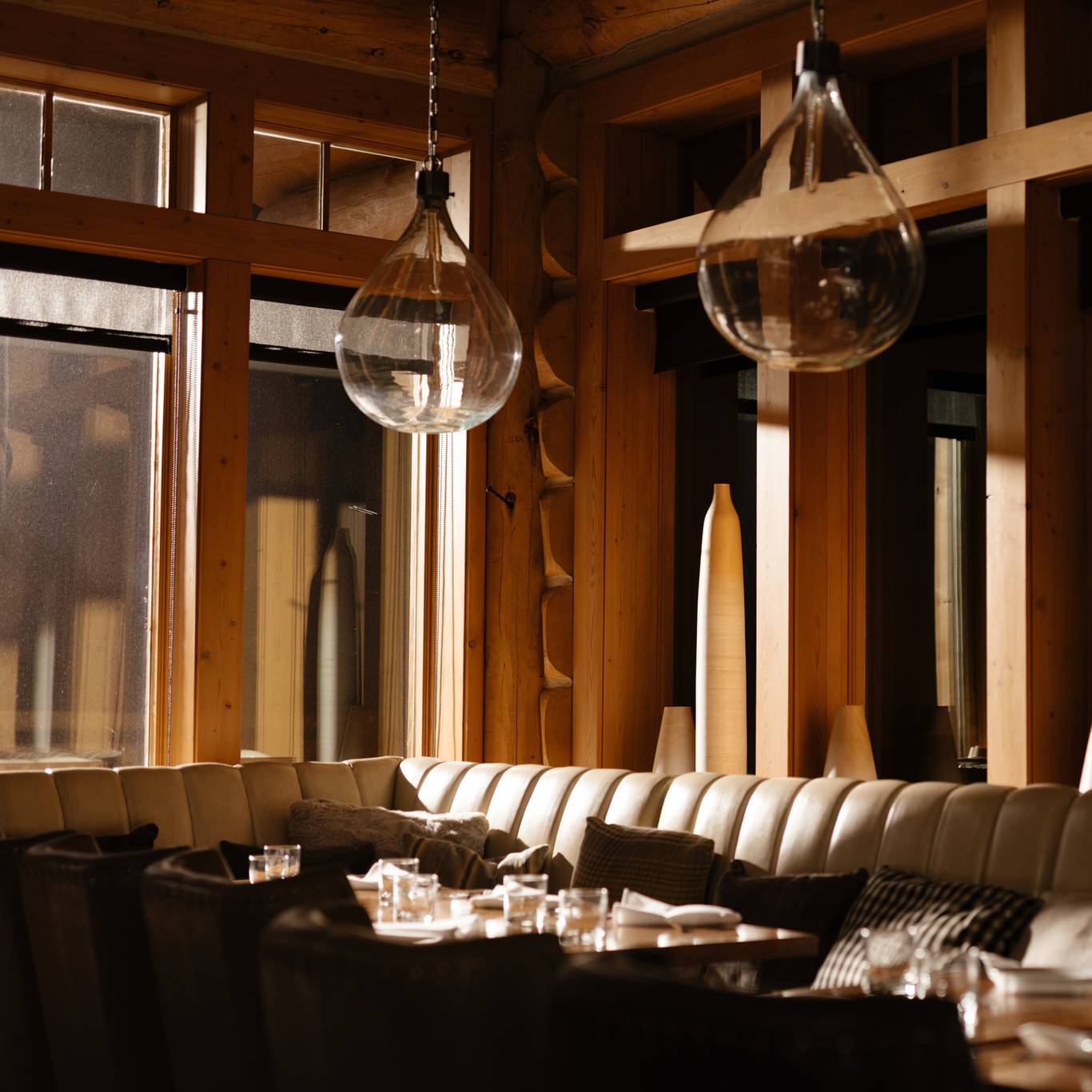 Everett's 8800 interior