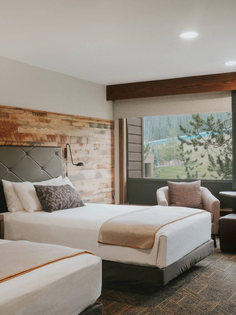 Huntley Lodge Loft Hotel Room