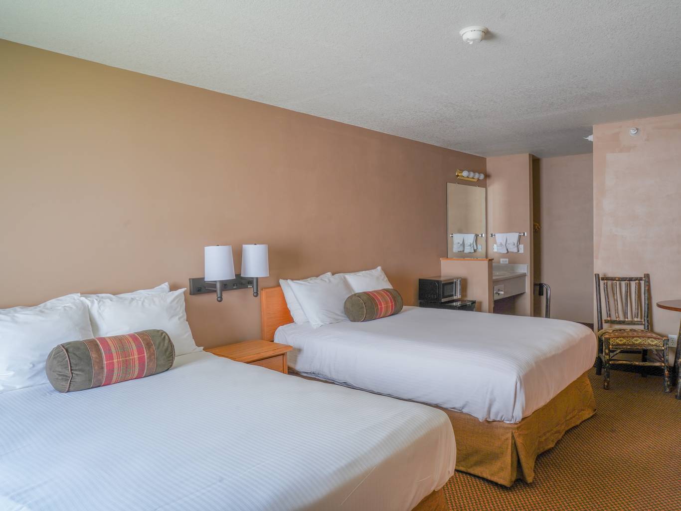 Whitewater Inn Three Queen