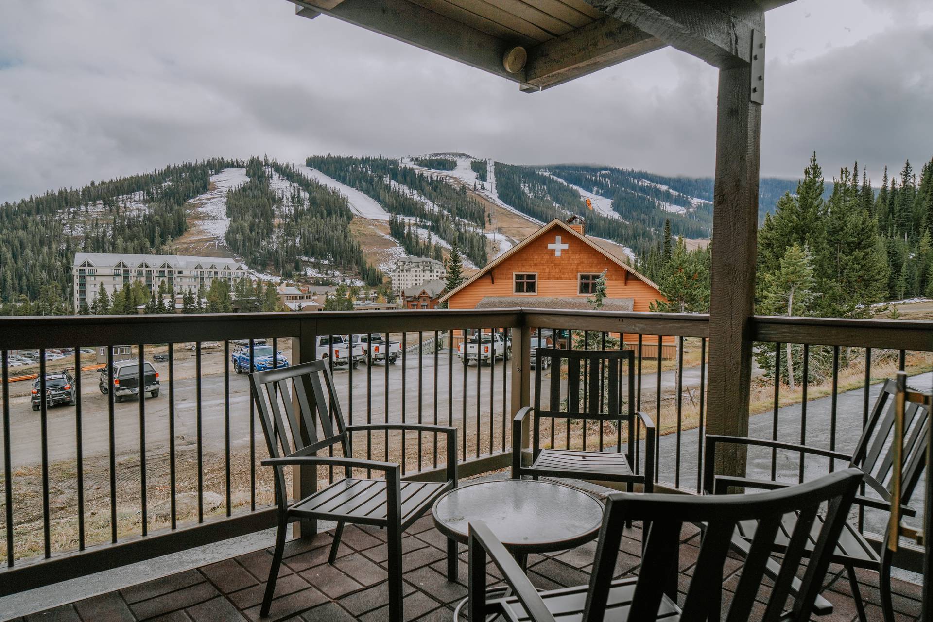 Beaverhead vacation condo deck