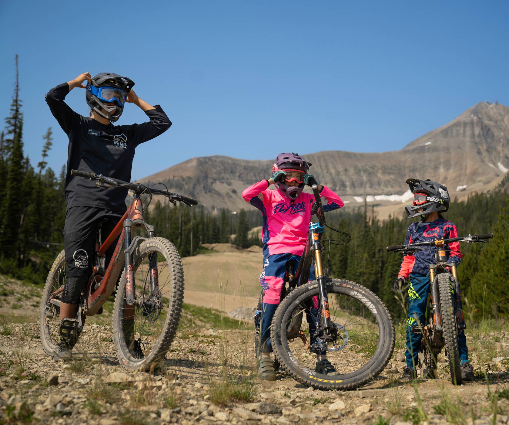 Group of kids in a mountain biking lesson