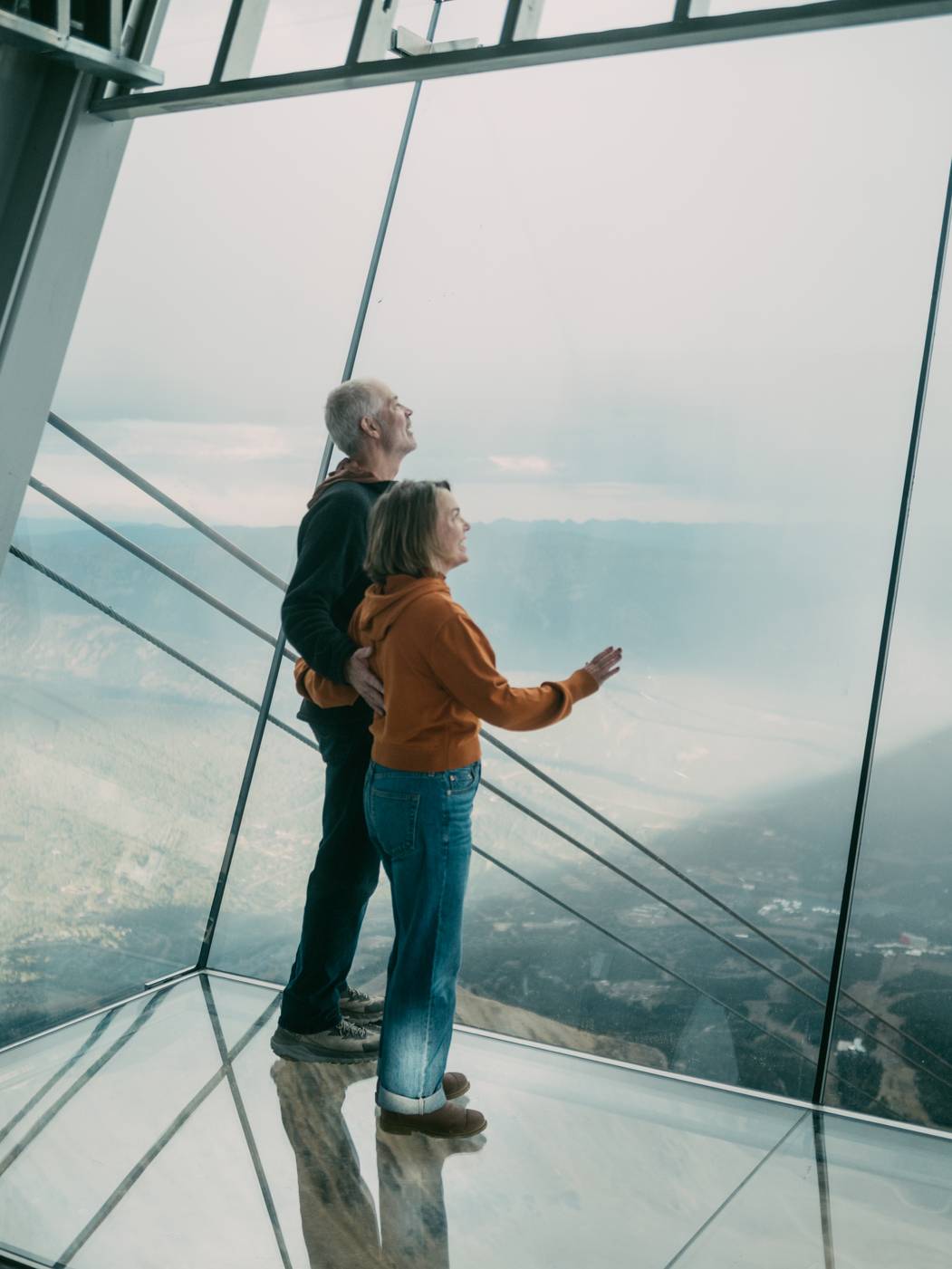 Couple looking out from Kircliff