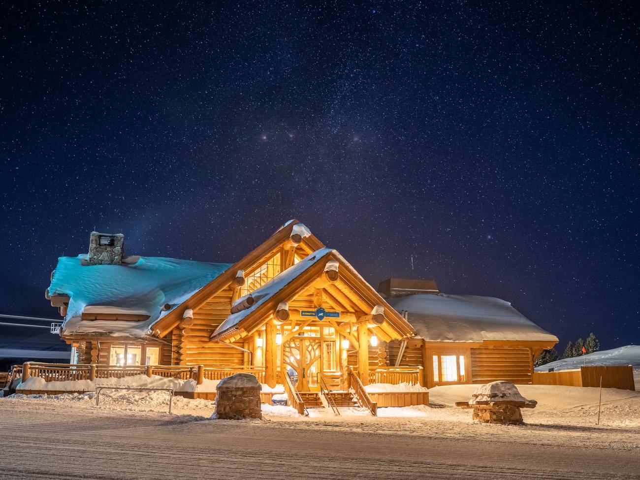 Everett's 8800 at night