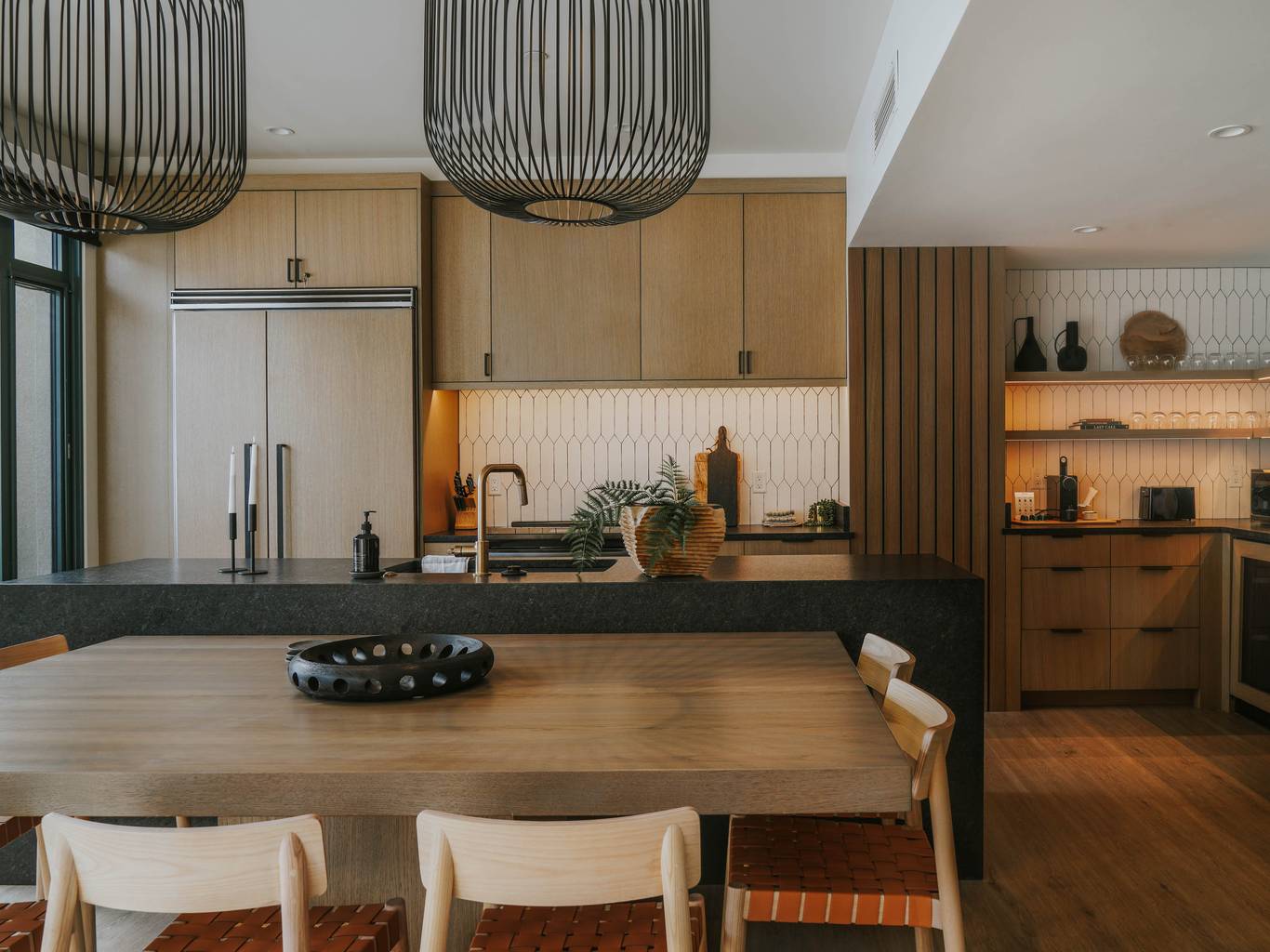 Summit Hotel penthouse kitchen and dining room
