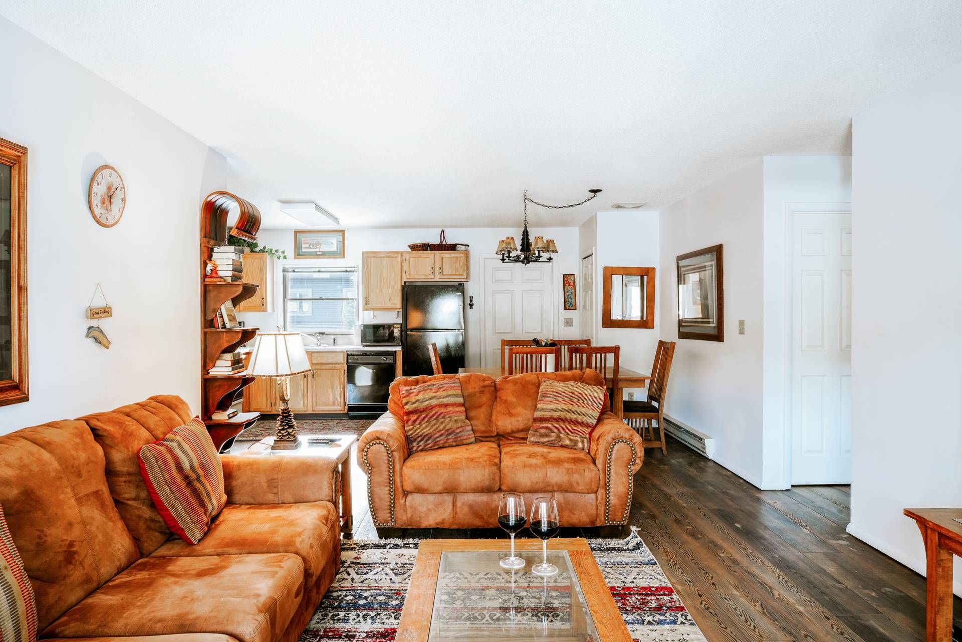 Big Horn vacation condo living room and kitchen