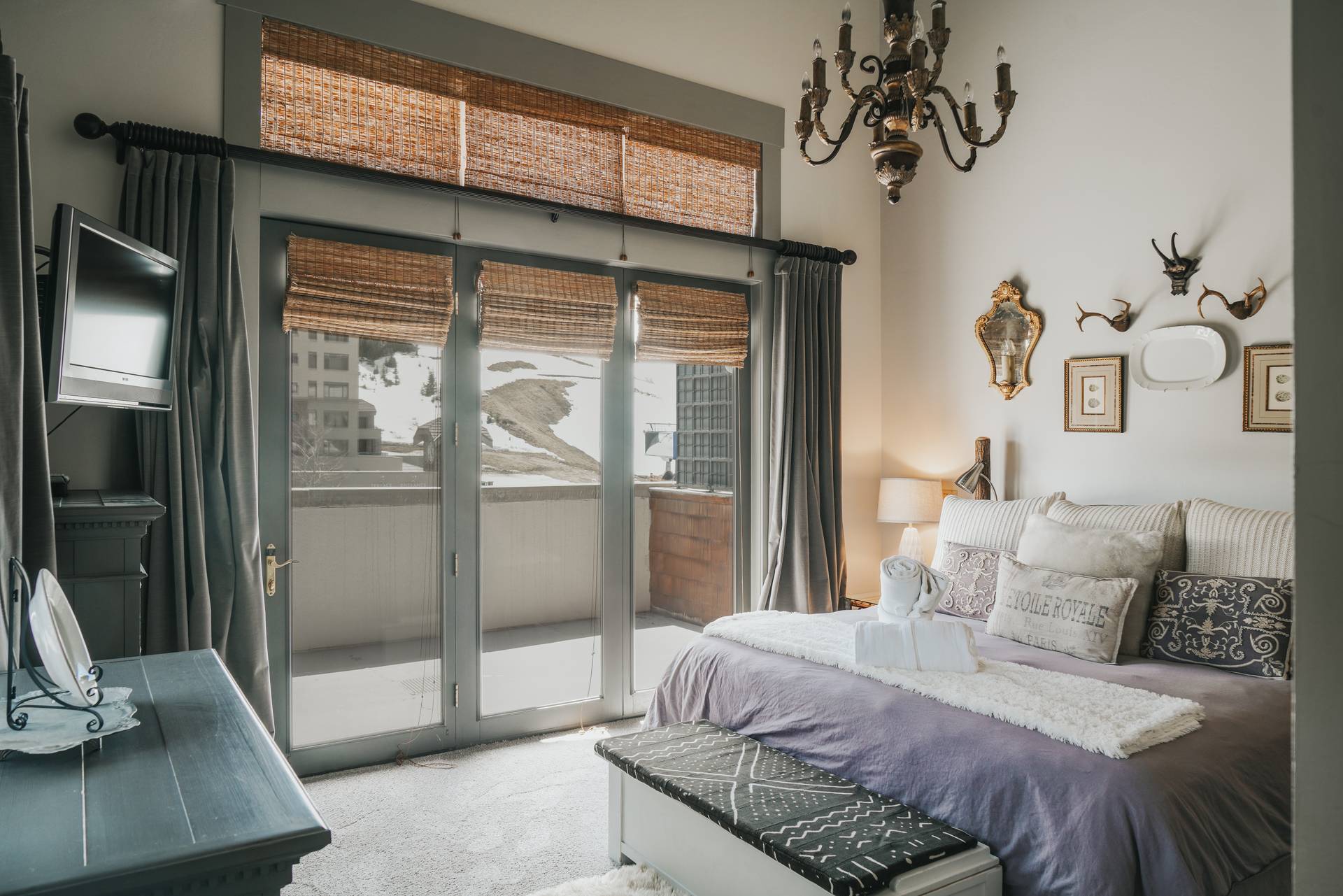 Snowcrest Lodge 8513 vacation condo bedroom