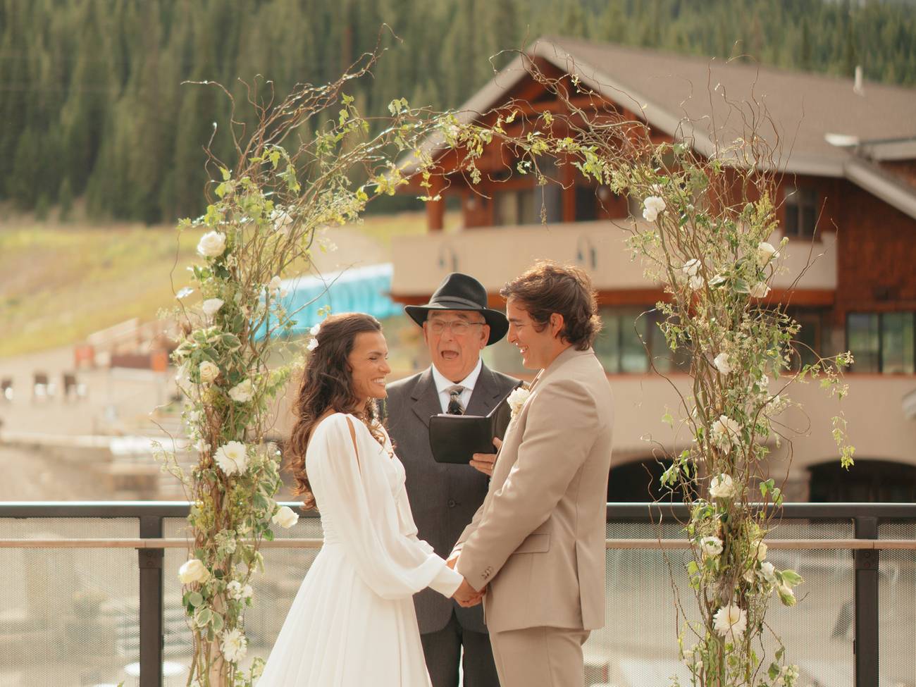 Outdoor summer wedding in Montana