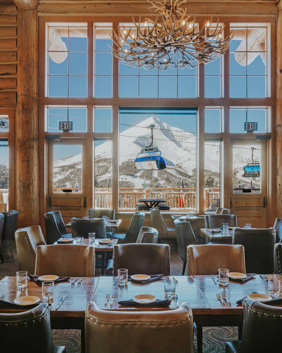 Everett's 8800 dining room and view