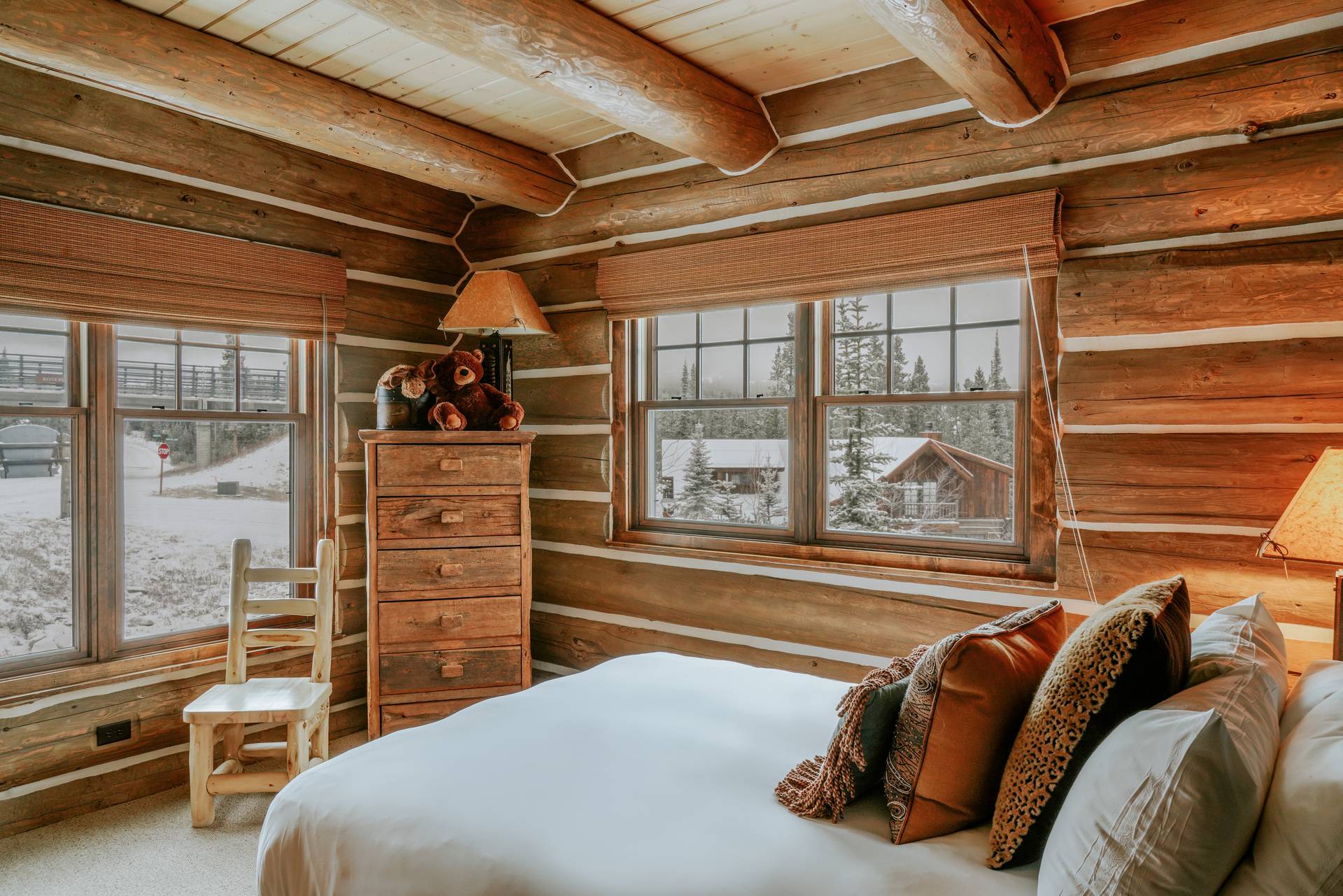 Powder Ridge Cabins vacation home bedroom