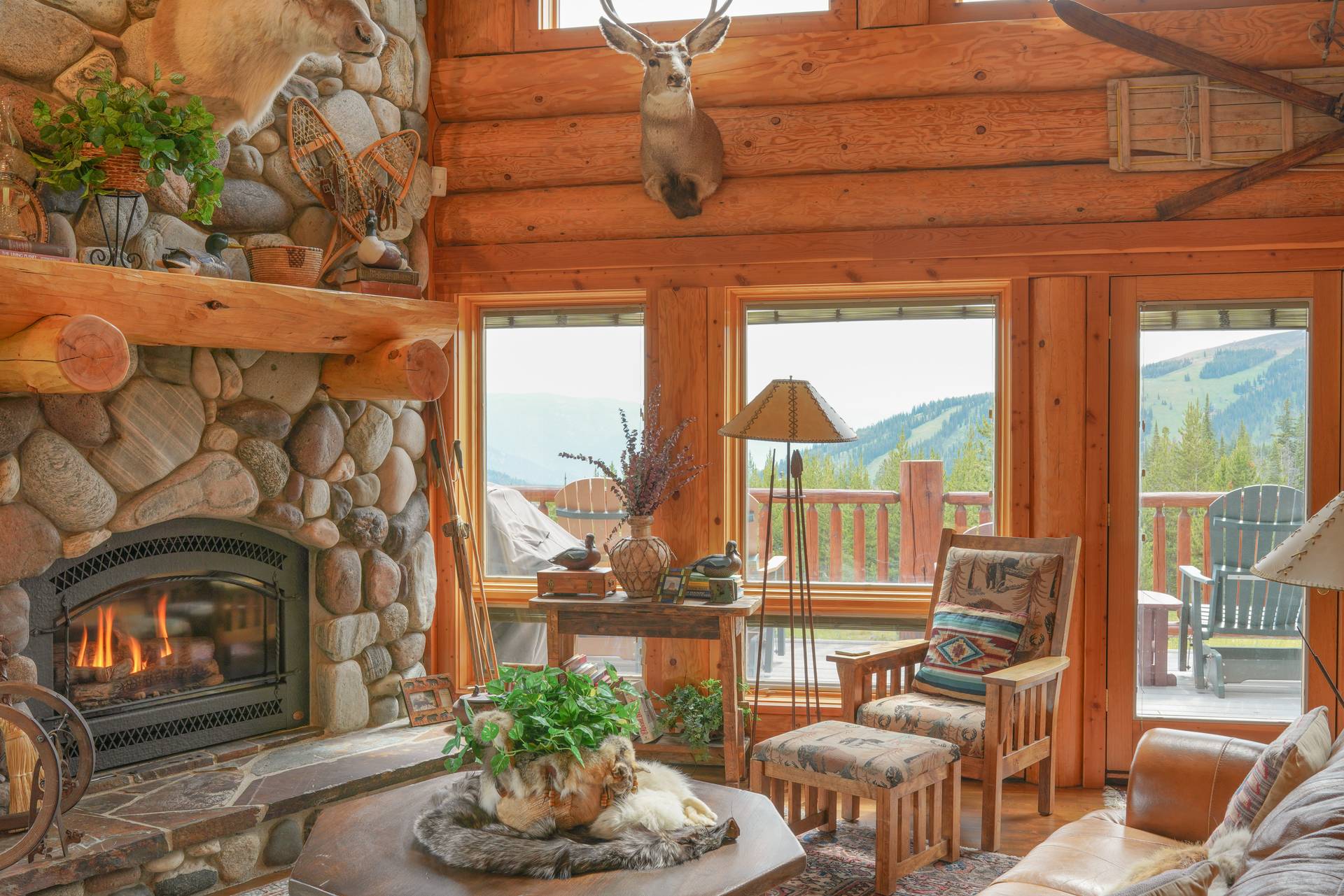 Half Hitch Home vacation home living room