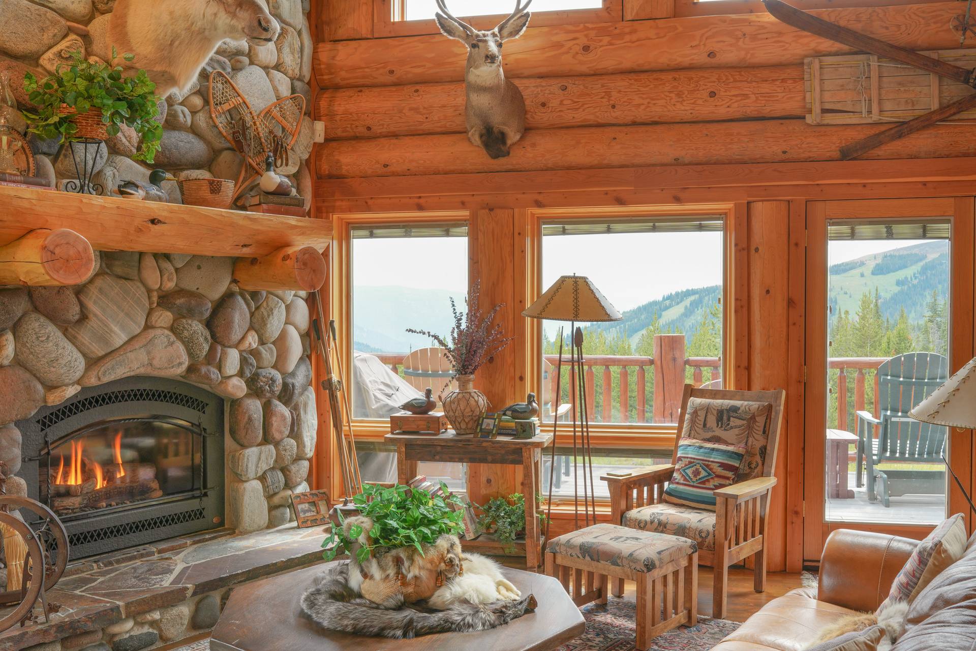 Half Hitch Home vacation home living room